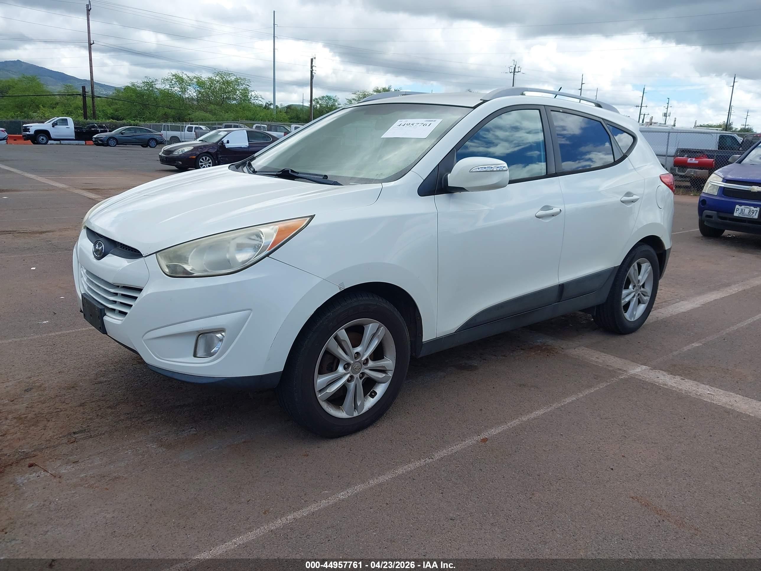 HYUNDAI TUCSON image 2