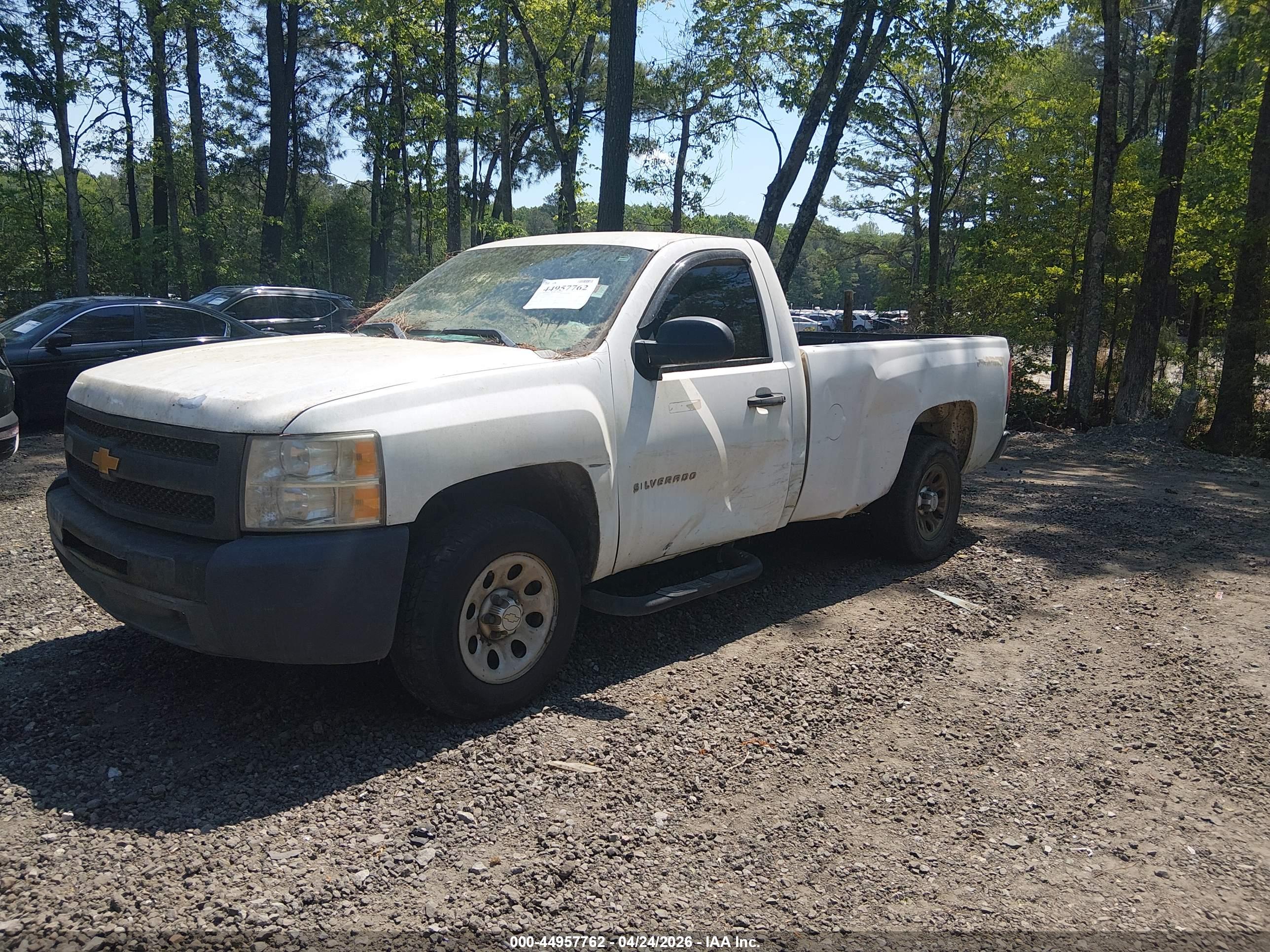 CHEVROLET SILVERADO image 2