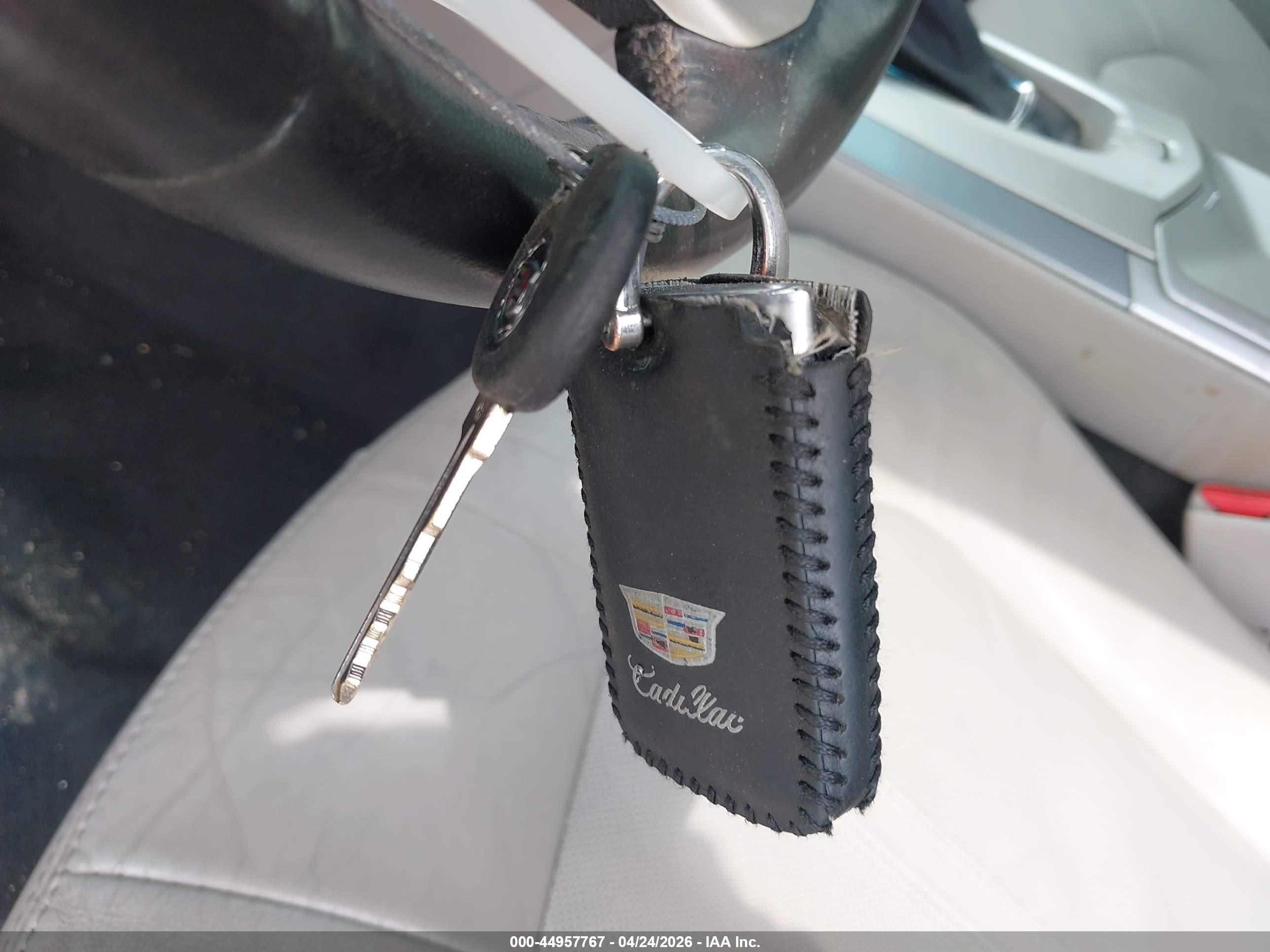 CADILLAC CTS image 11