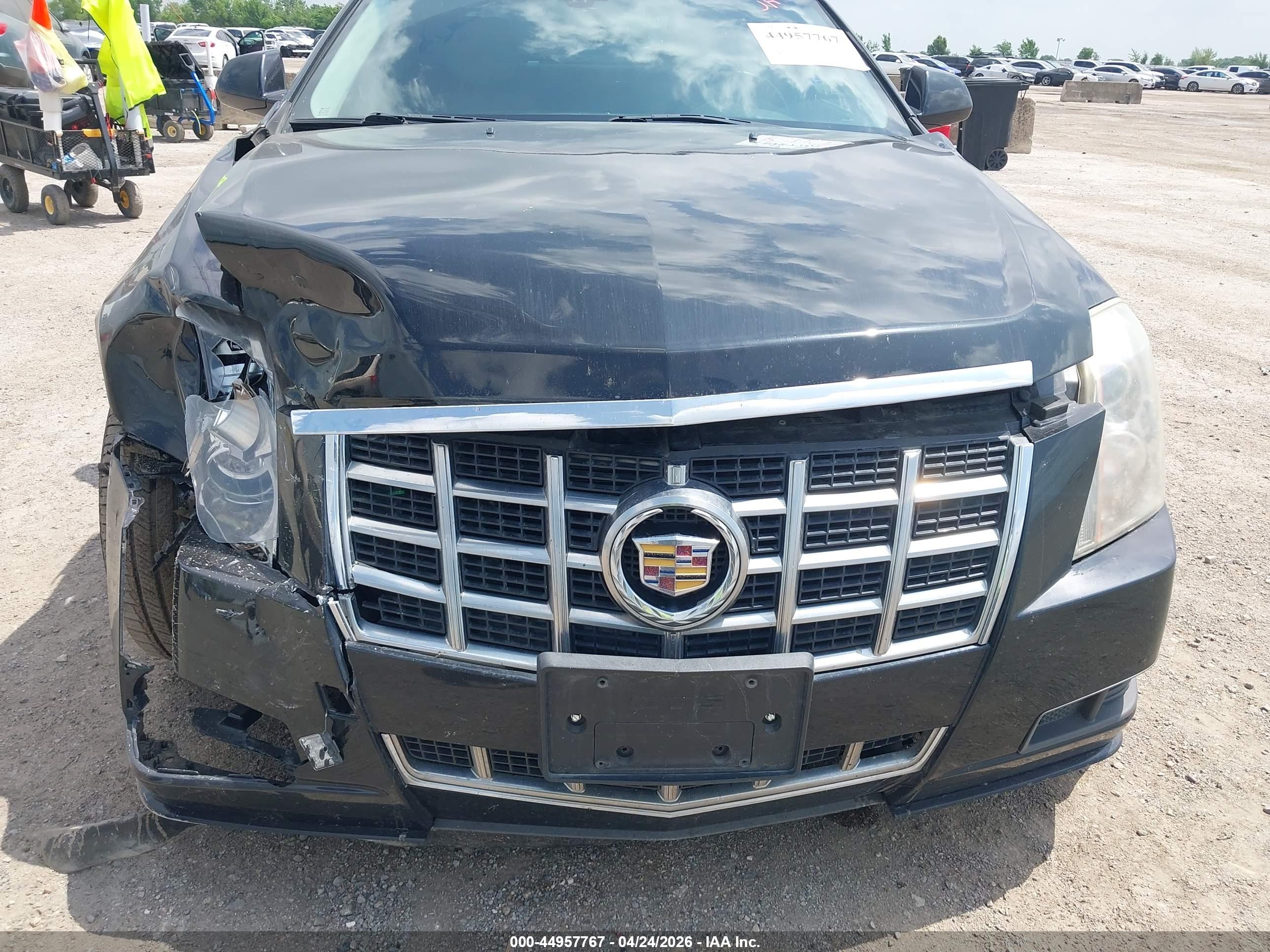 CADILLAC CTS image 6
