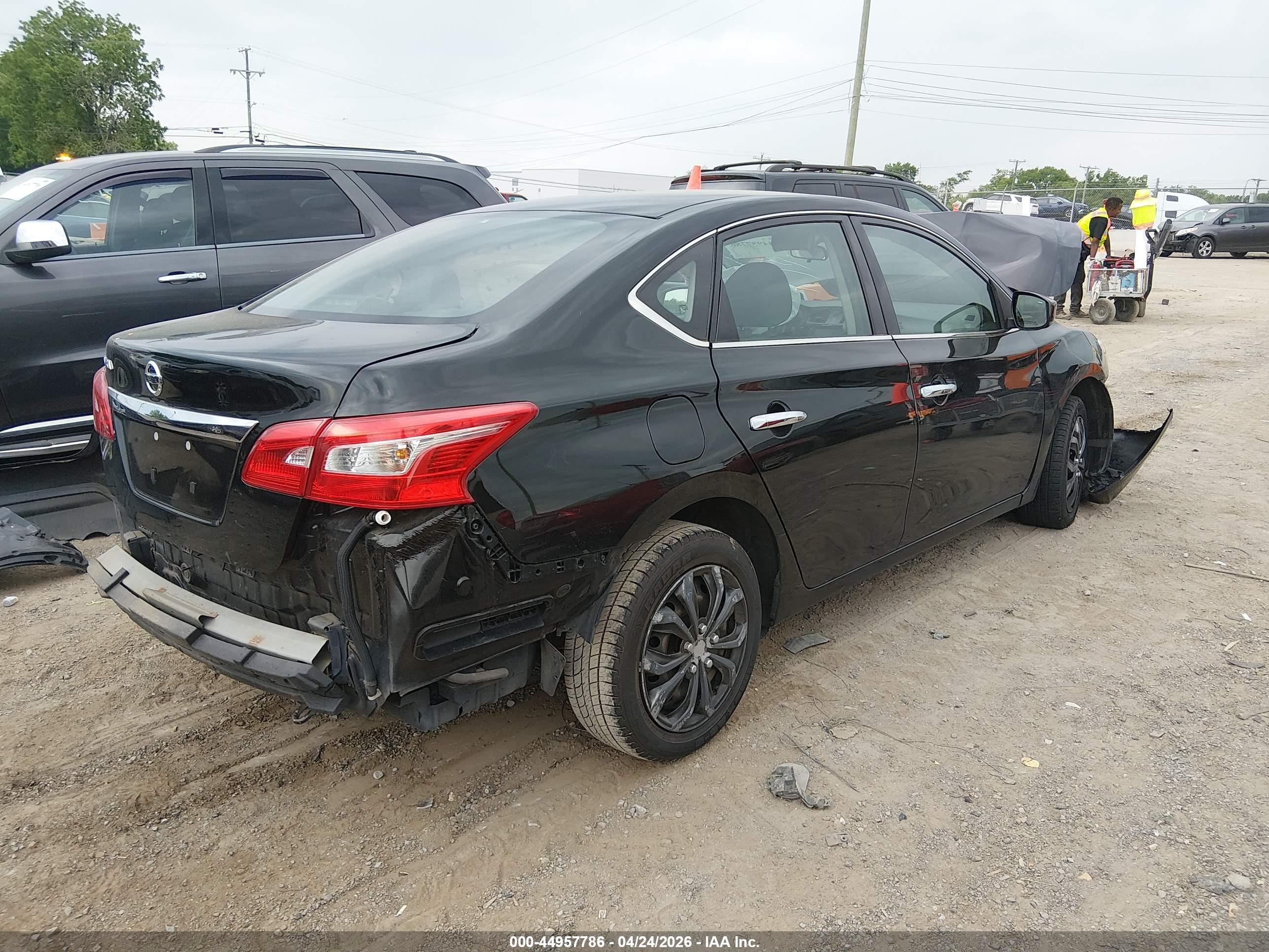 NISSAN SENTRA image 4