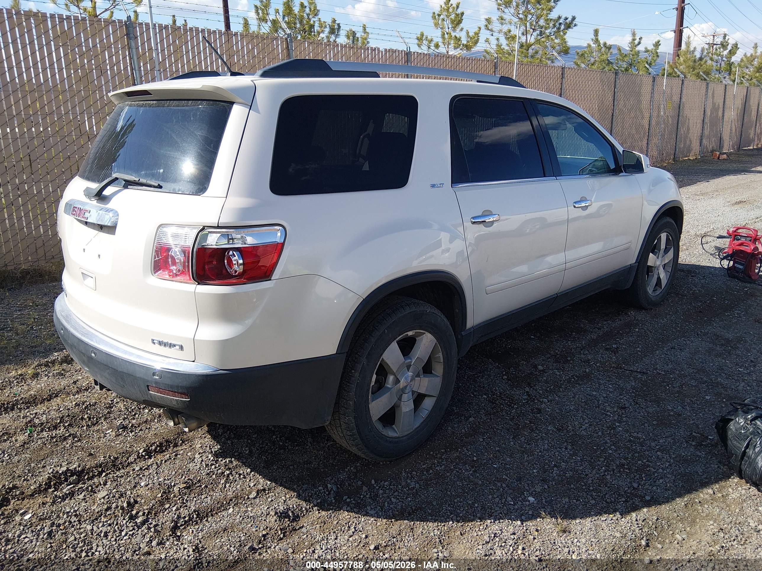 GMC ACADIA image 4