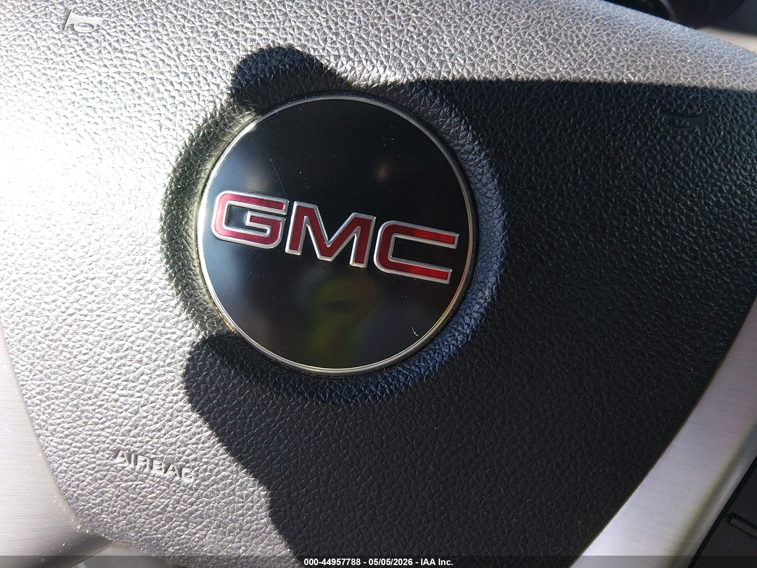 GMC ACADIA image 6
