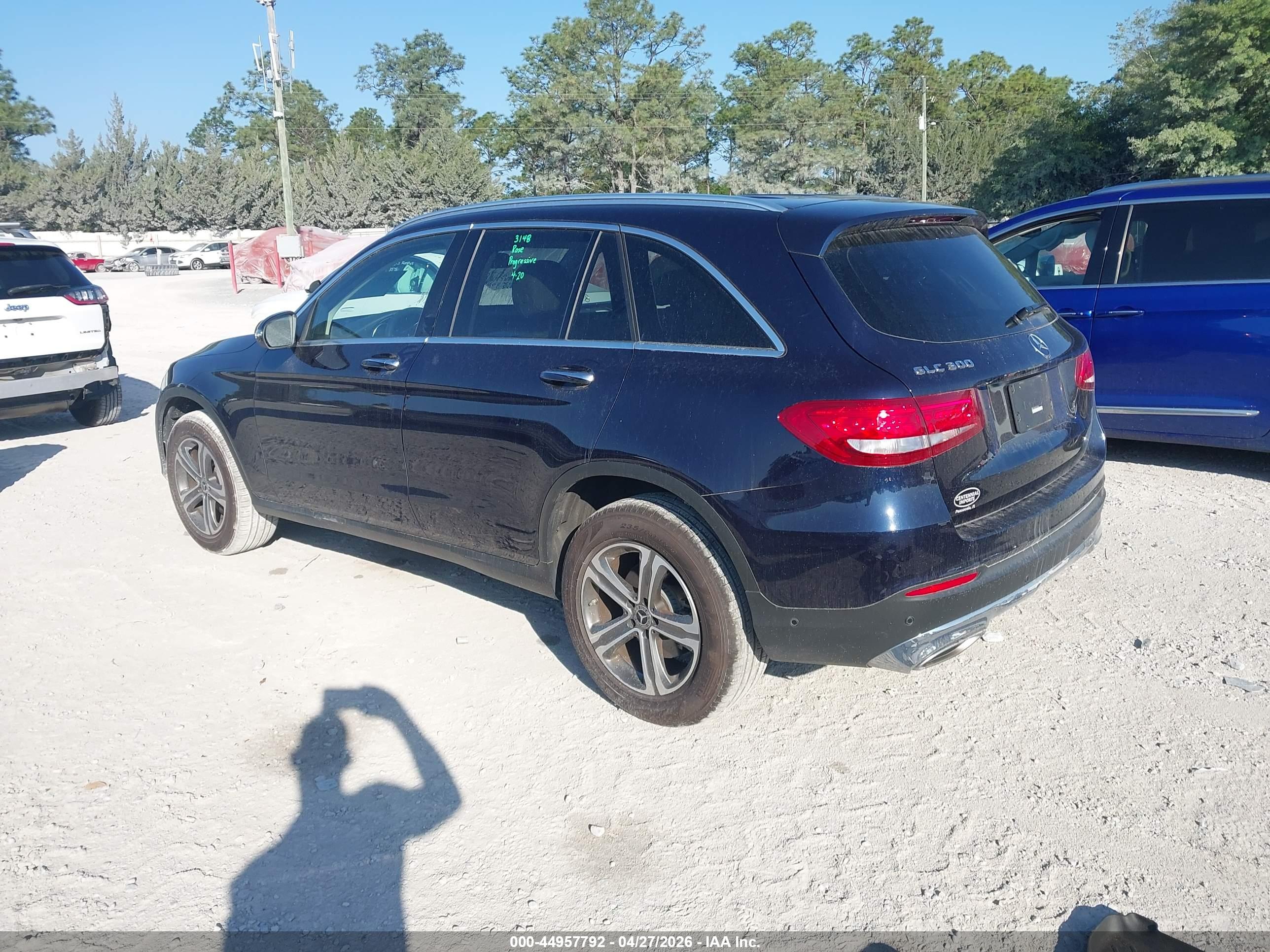 MERCEDES-BENZ GLC image 3