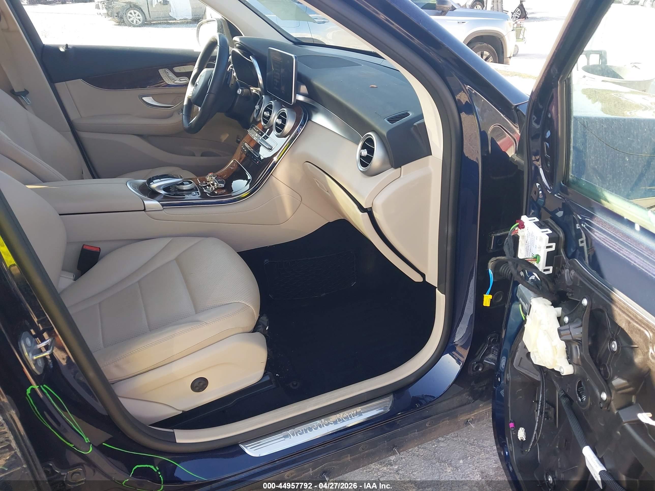 MERCEDES-BENZ GLC image 5