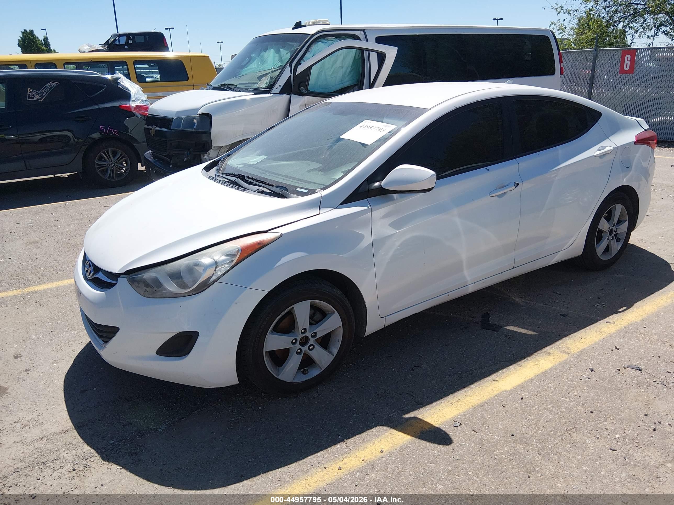 HYUNDAI ELANTRA image 2