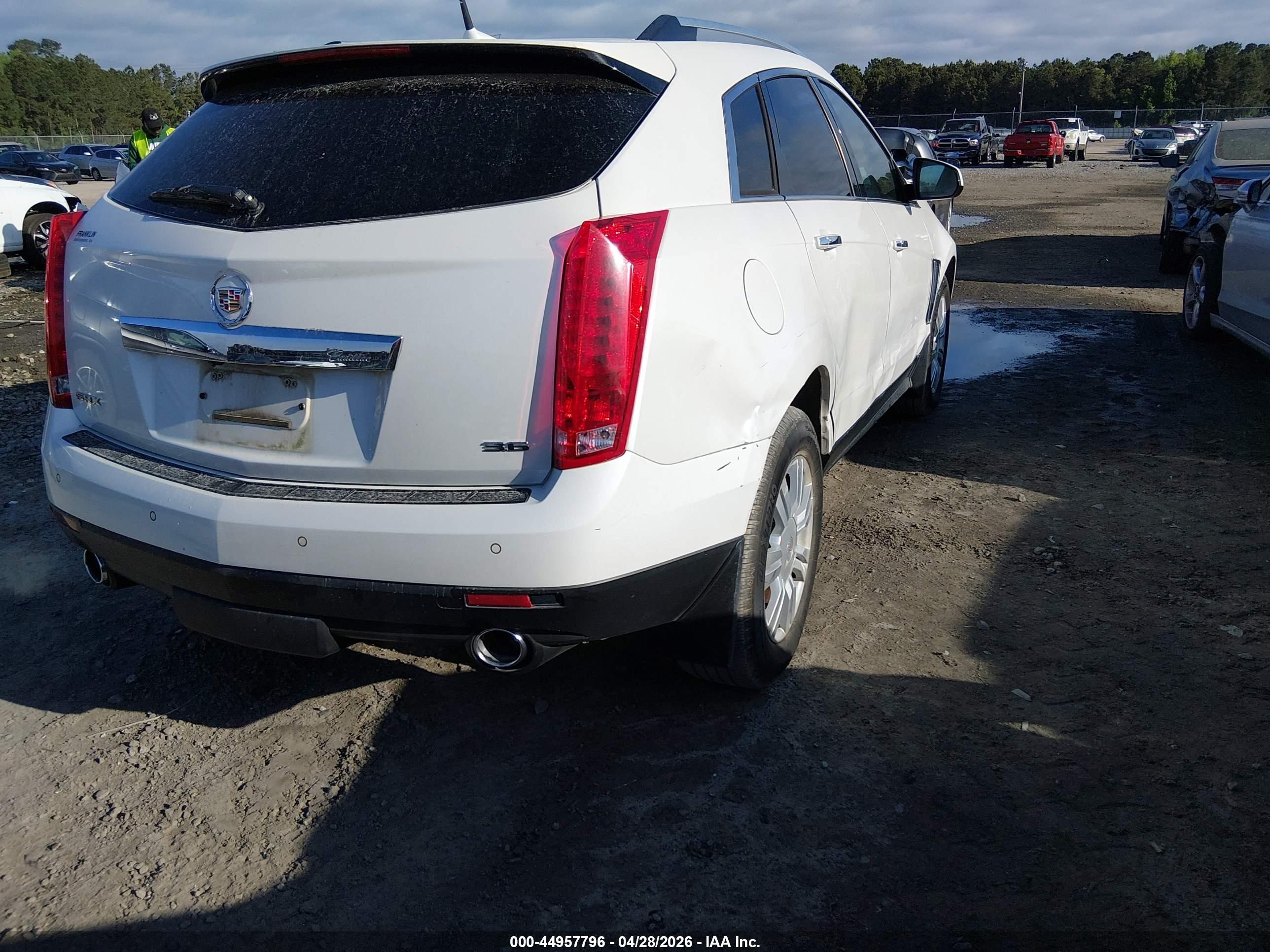 CADILLAC SRX image 4