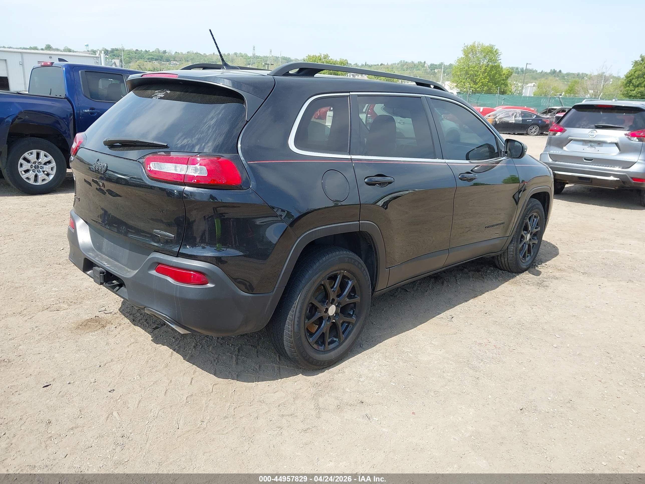 JEEP CHEROKEE image 4