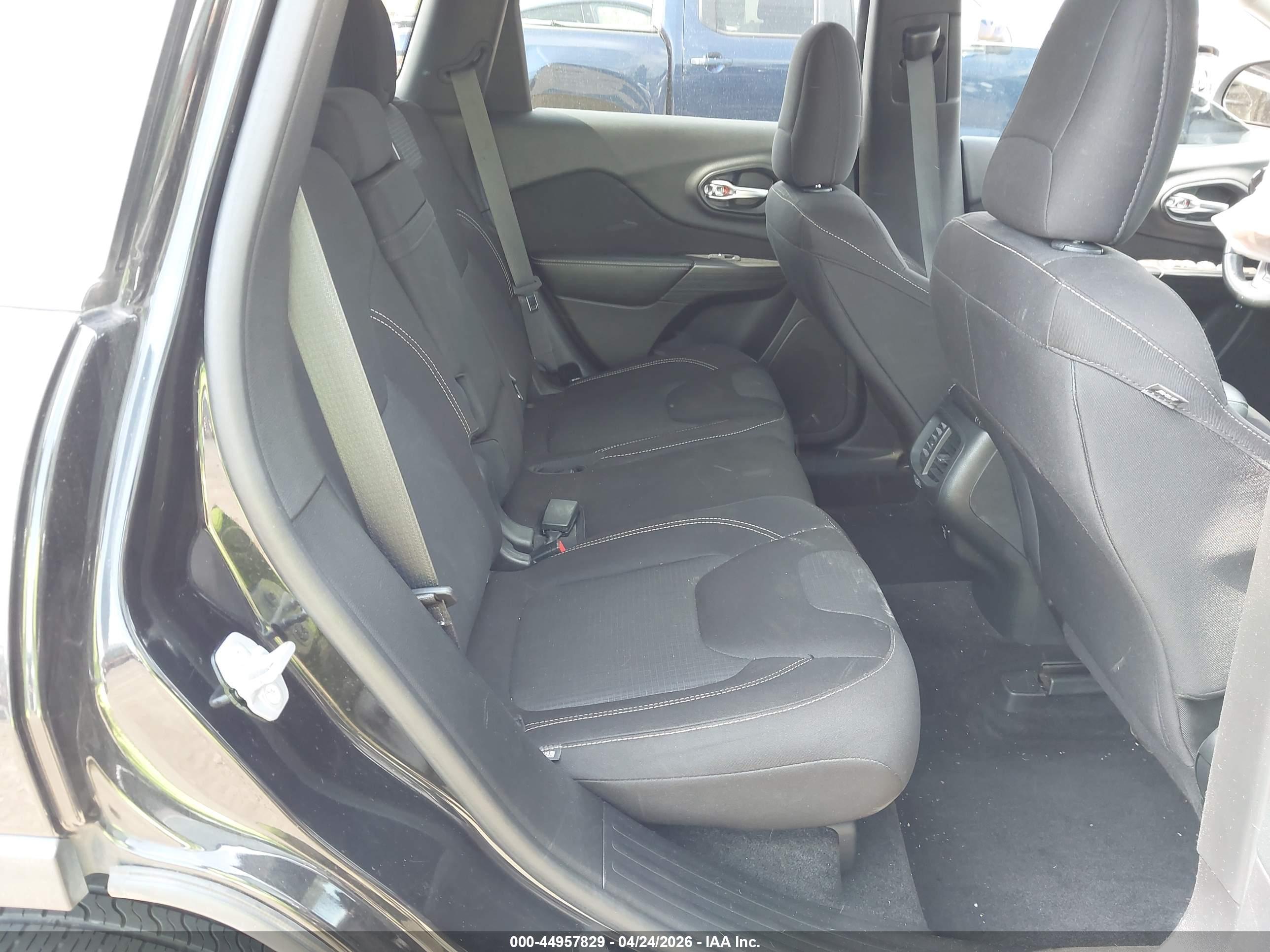 JEEP CHEROKEE image 8