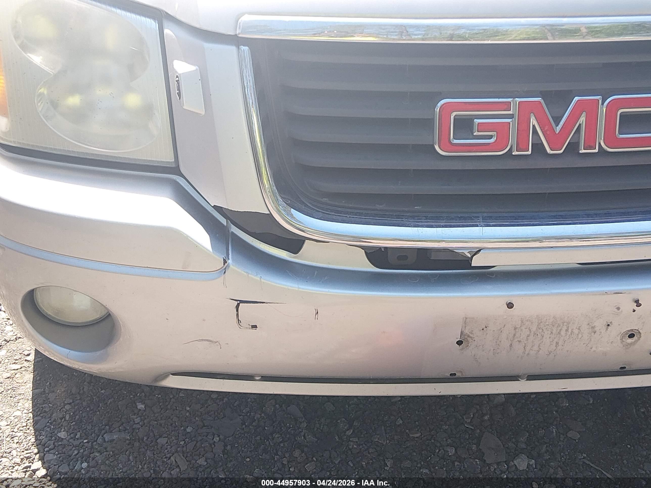 GMC ENVOY image 6