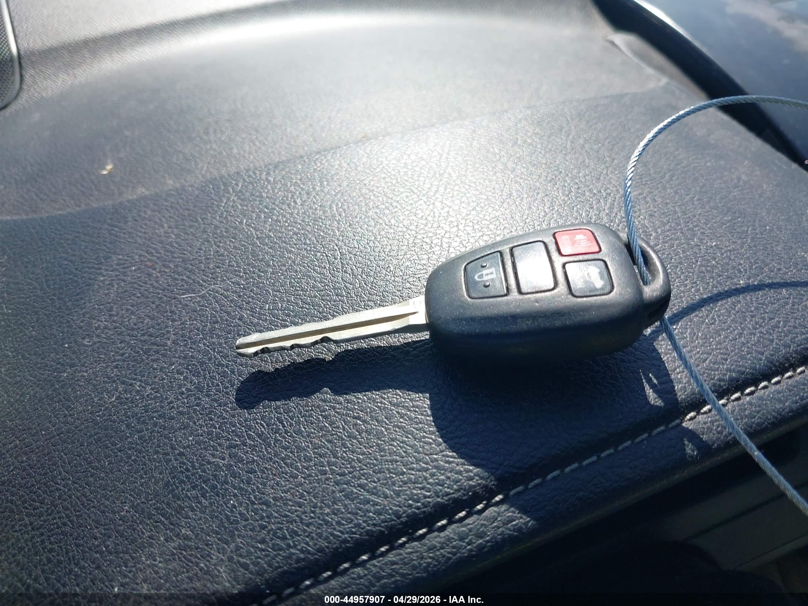 TOYOTA CAMRY image 11