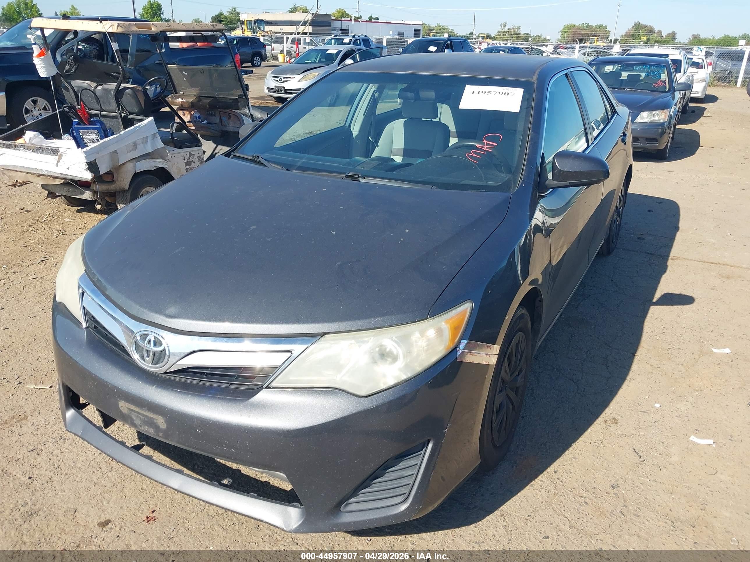 TOYOTA CAMRY image 2