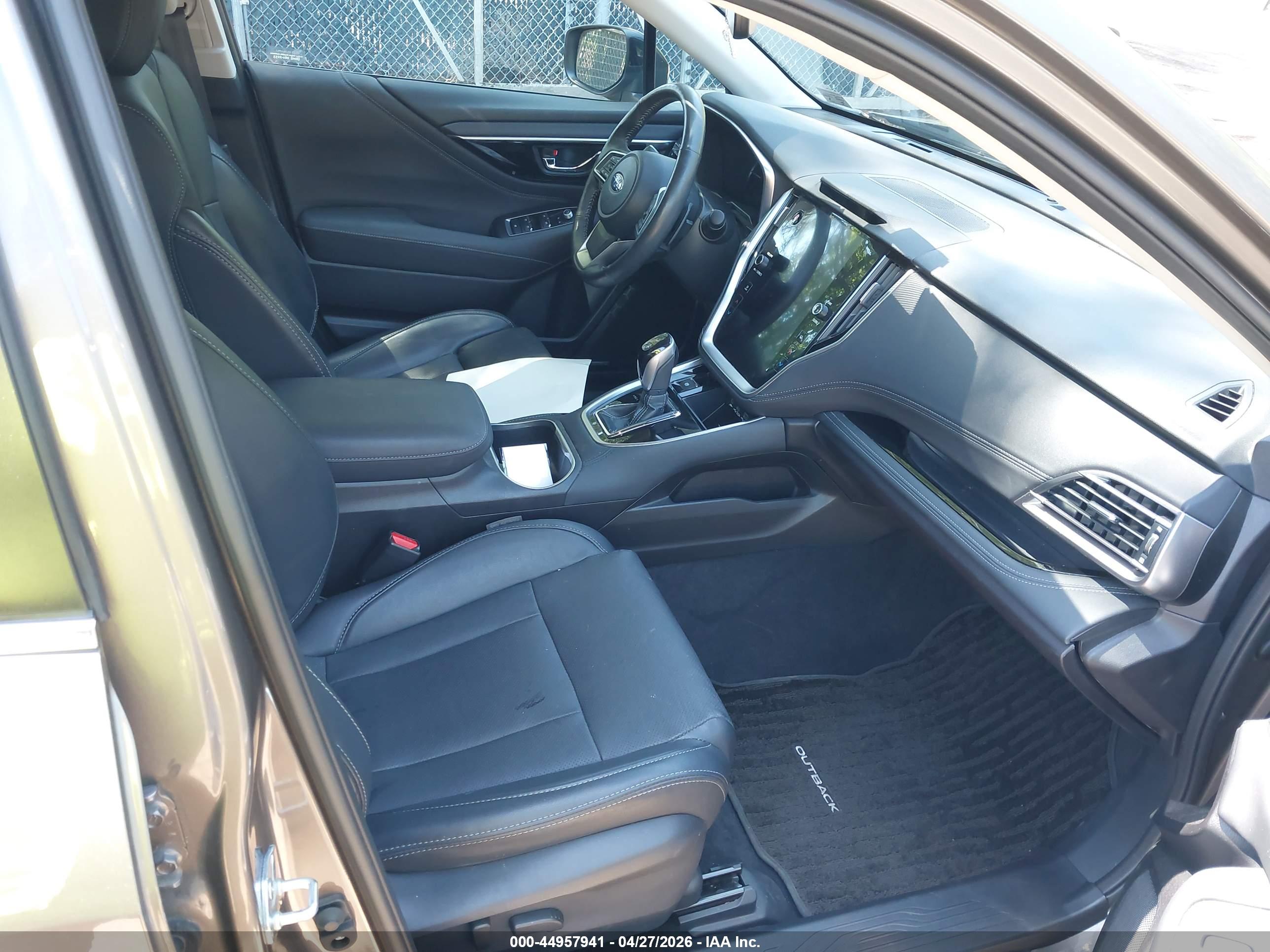 SUBARU OUTBACK image 5