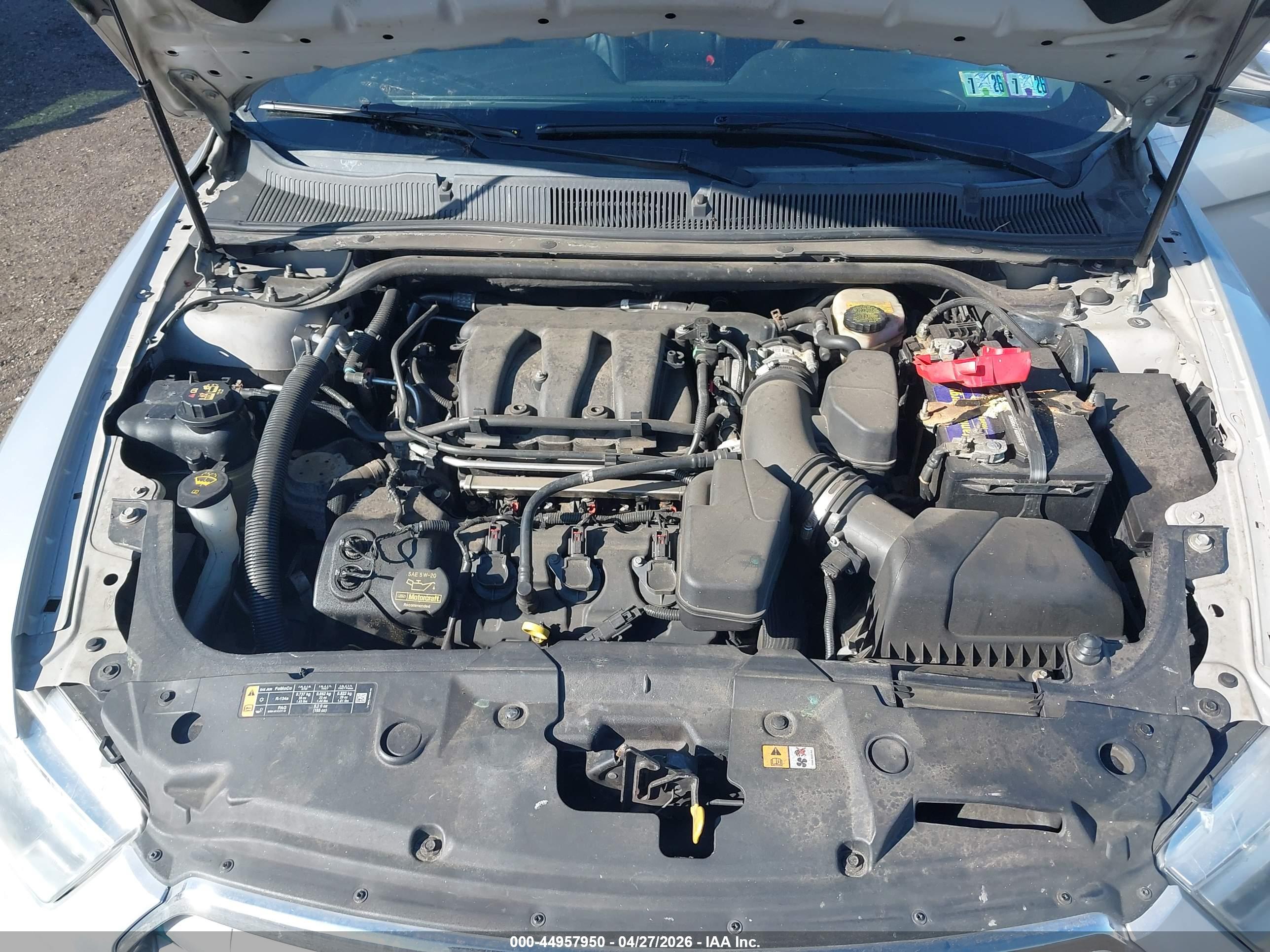 FORD TAURUS image 10