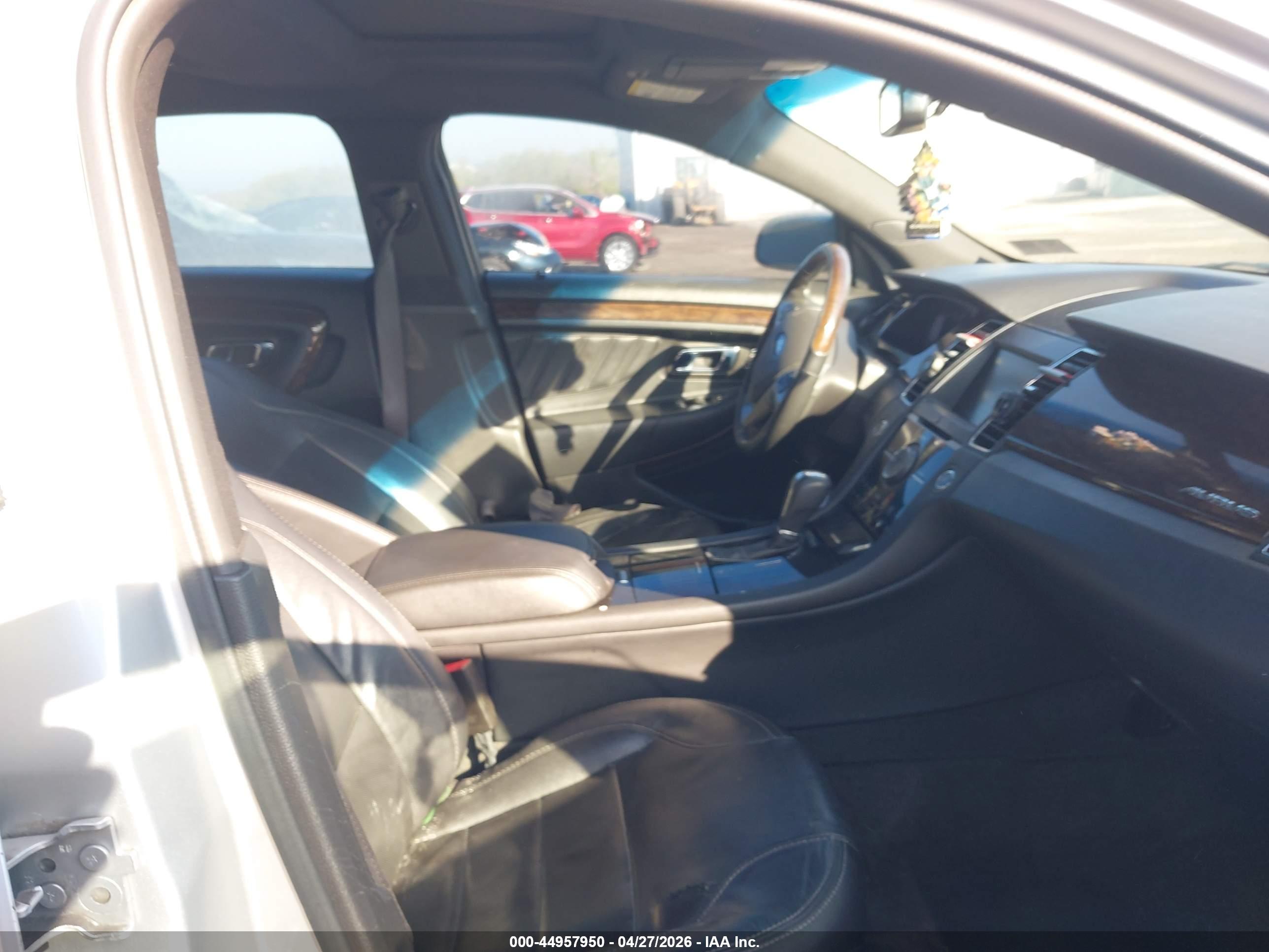 FORD TAURUS image 5