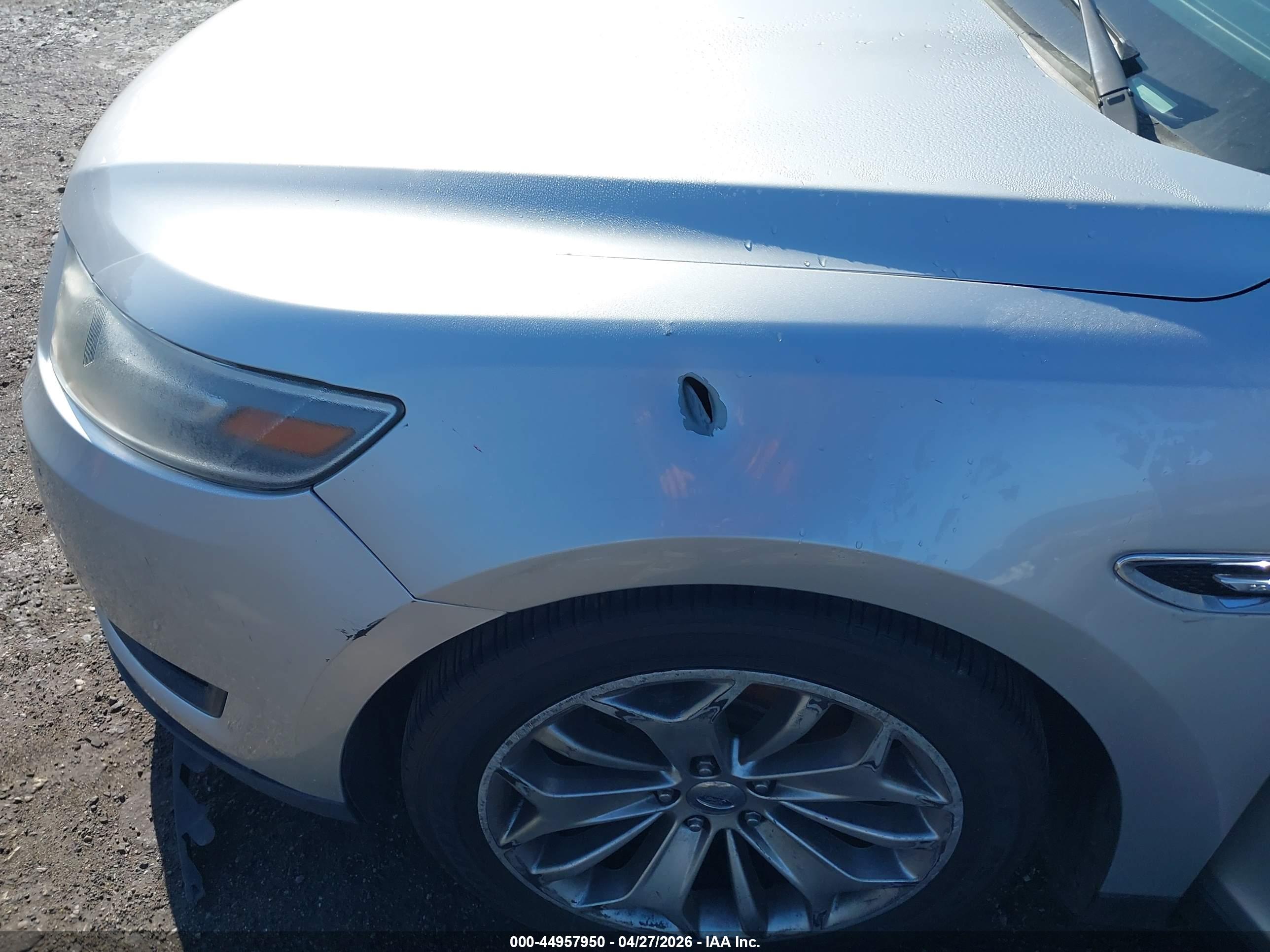 FORD TAURUS image 6