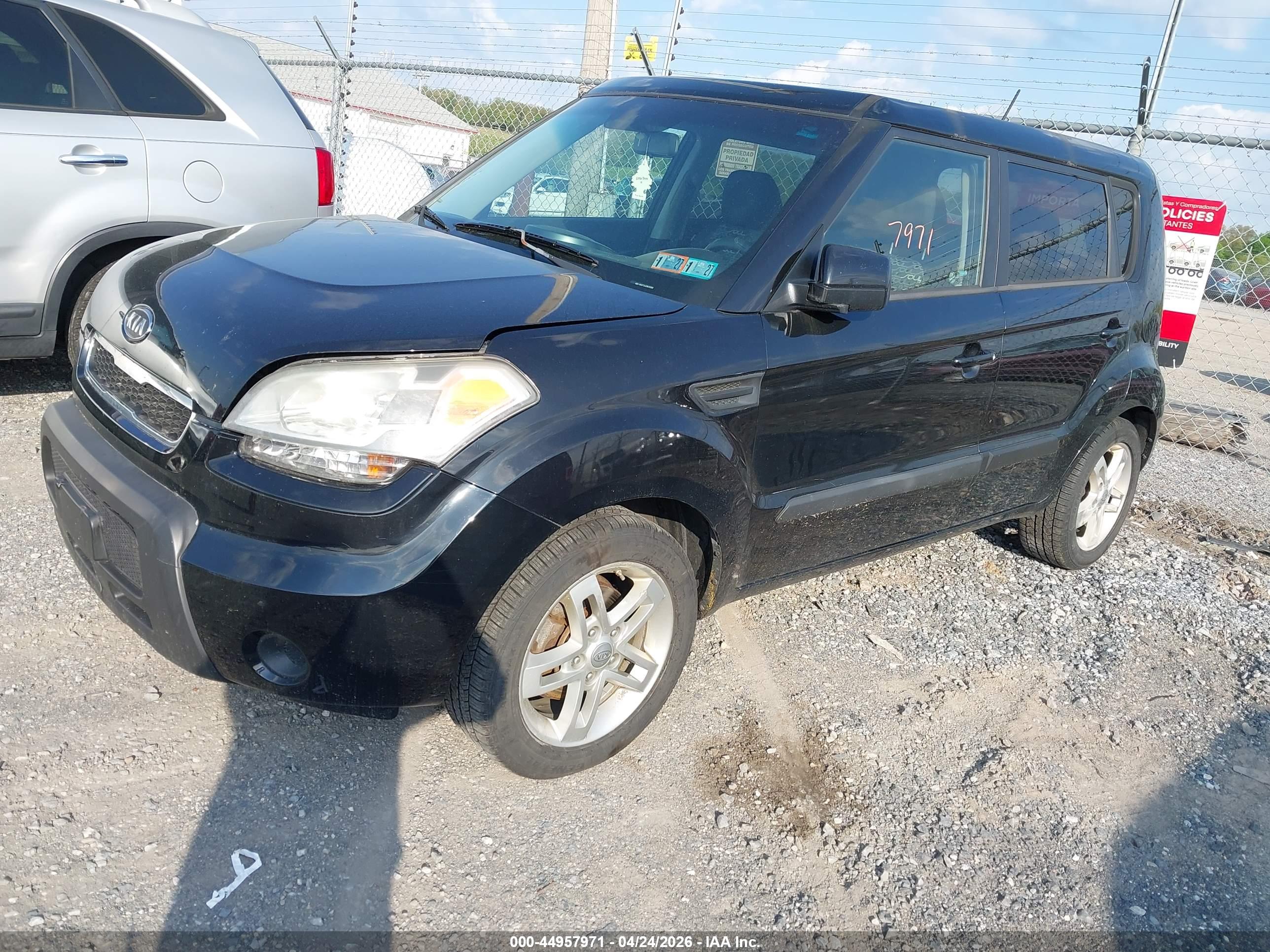 KIA SOUL image 2