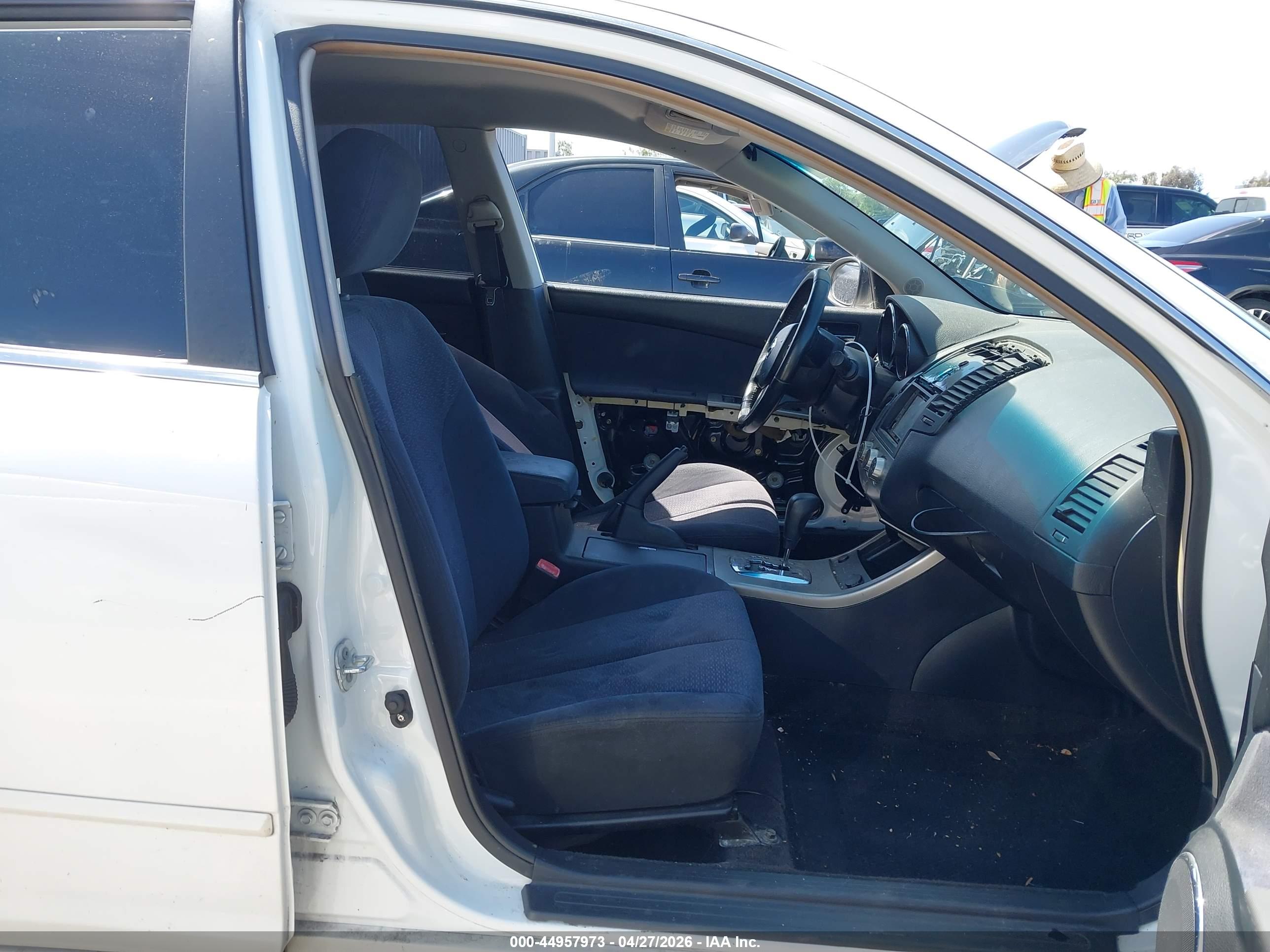 NISSAN ALTIMA image 5