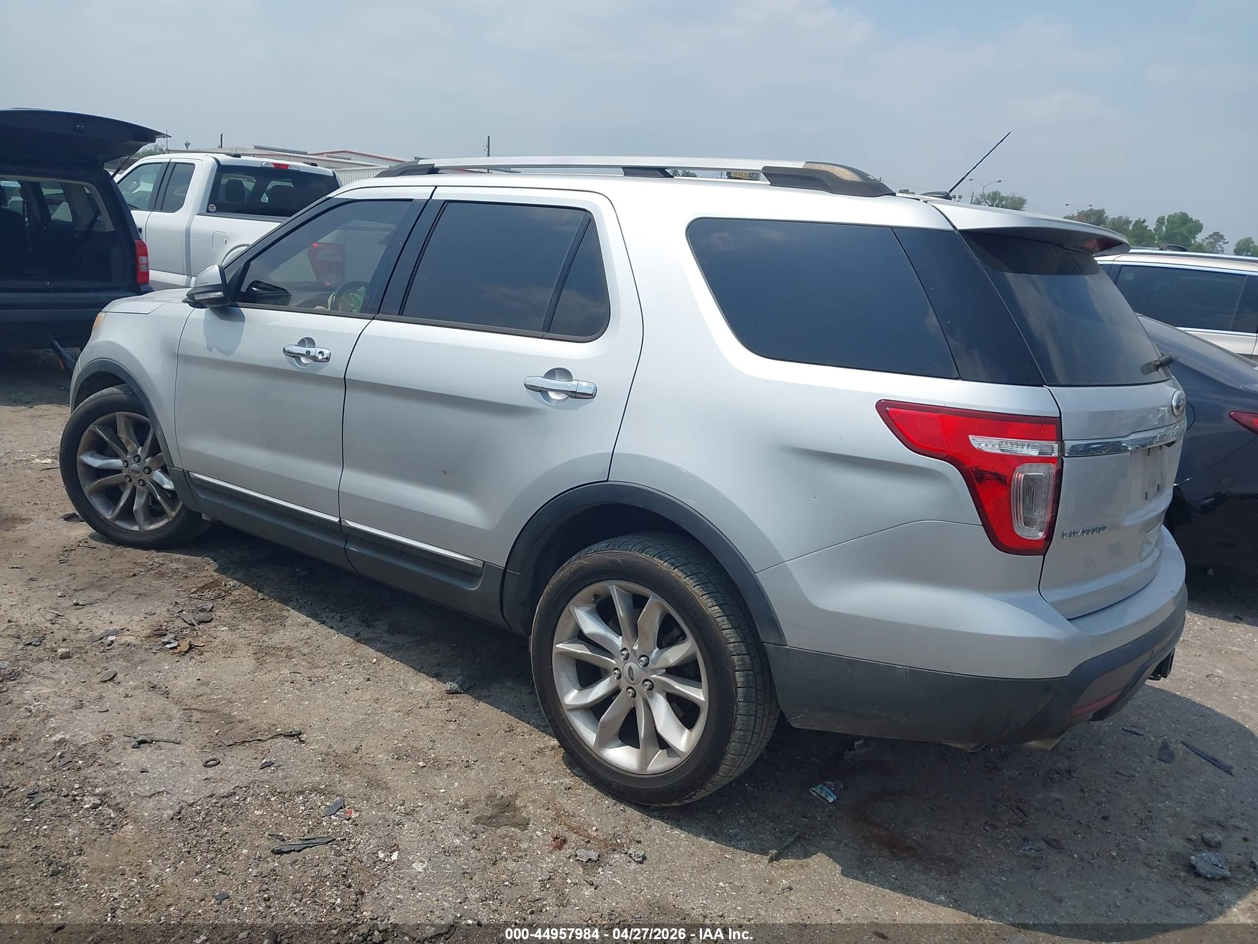 FORD EXPLORER image 3