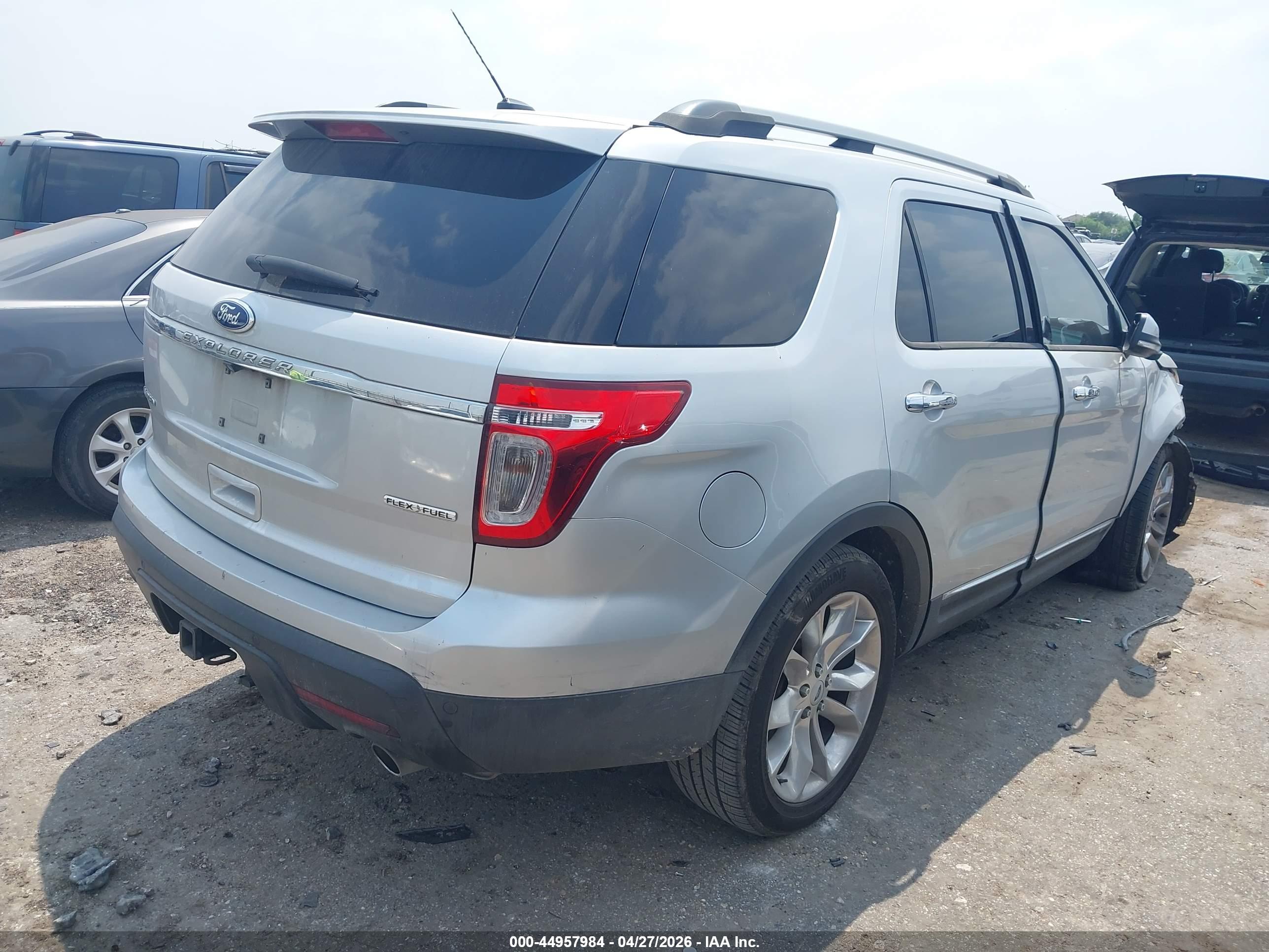 FORD EXPLORER image 4