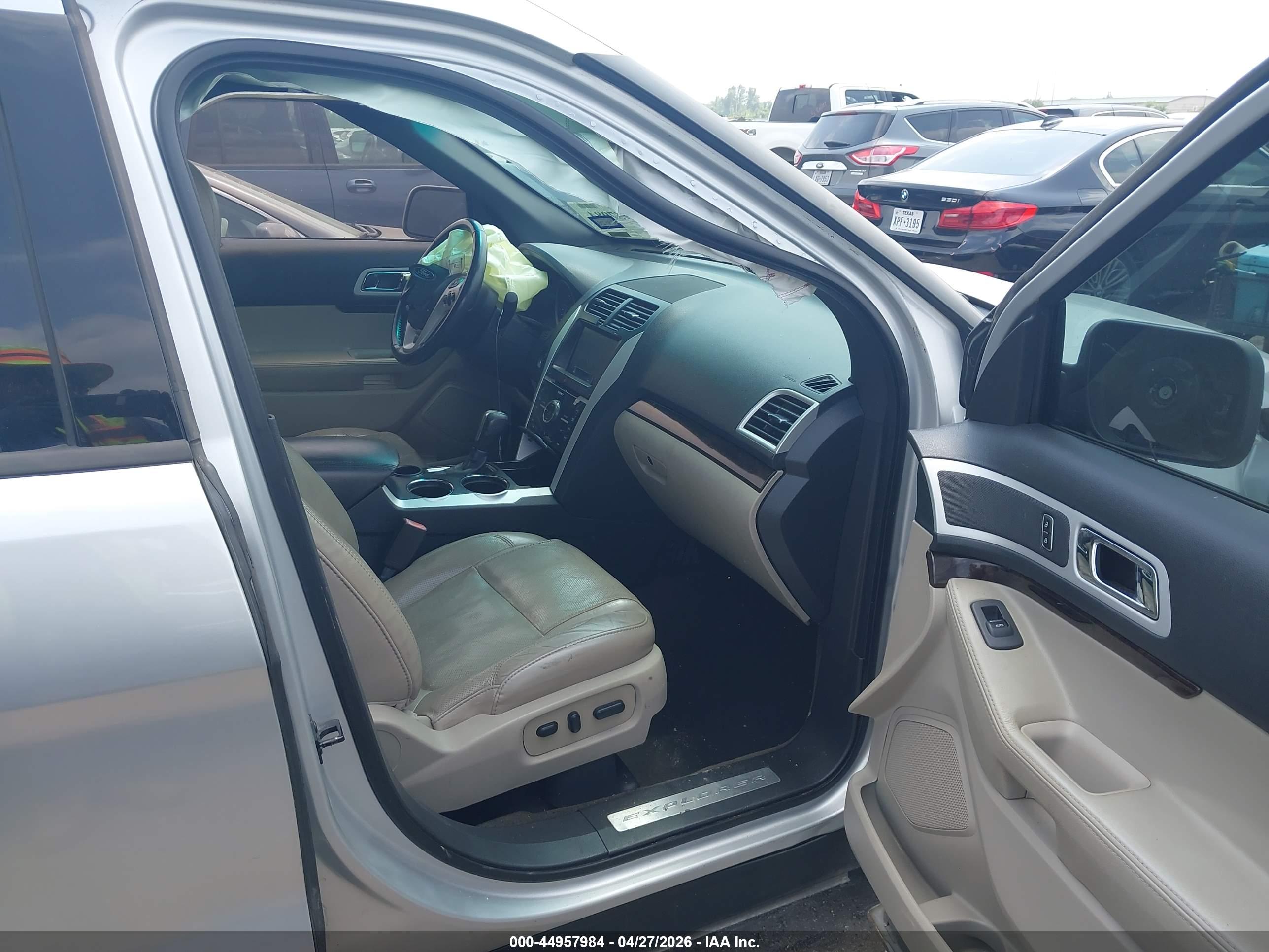 FORD EXPLORER image 5