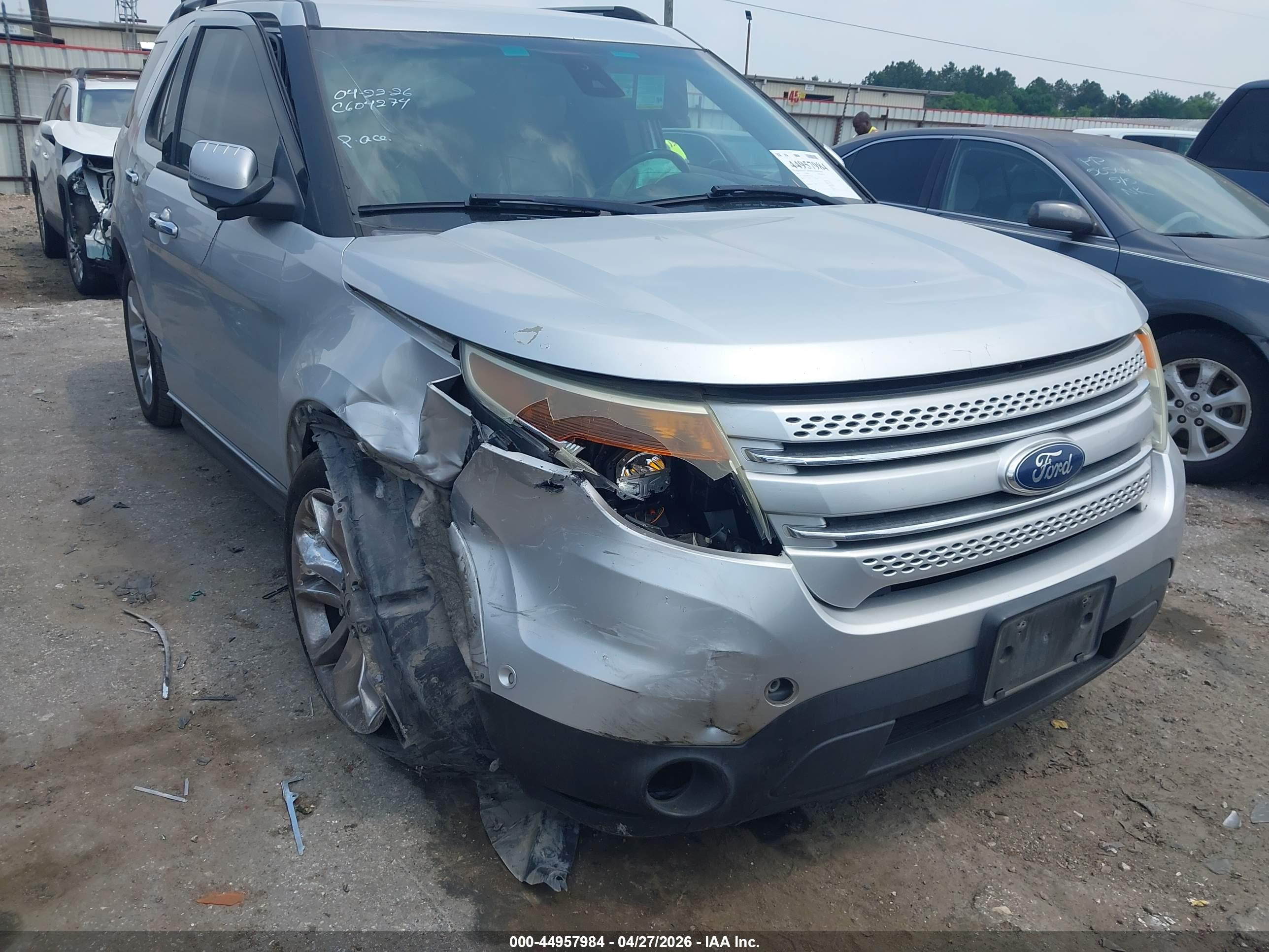 FORD EXPLORER image 6