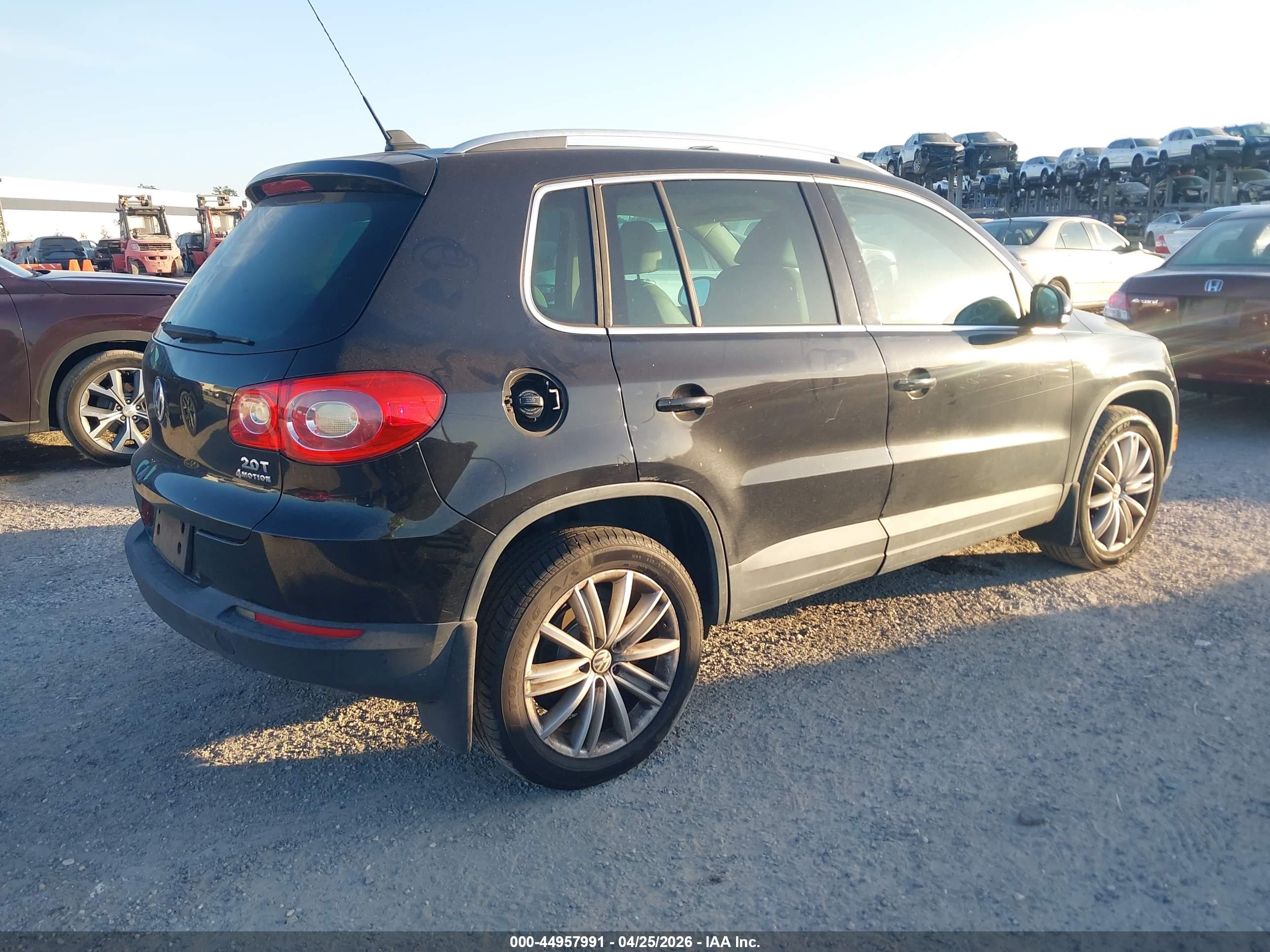 VOLKSWAGEN TIGUAN image 4