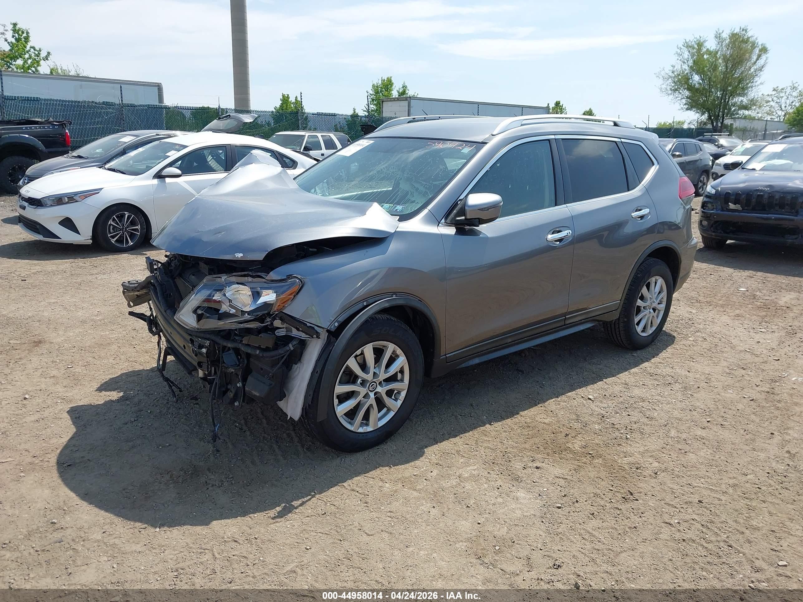 NISSAN ROGUE image 2