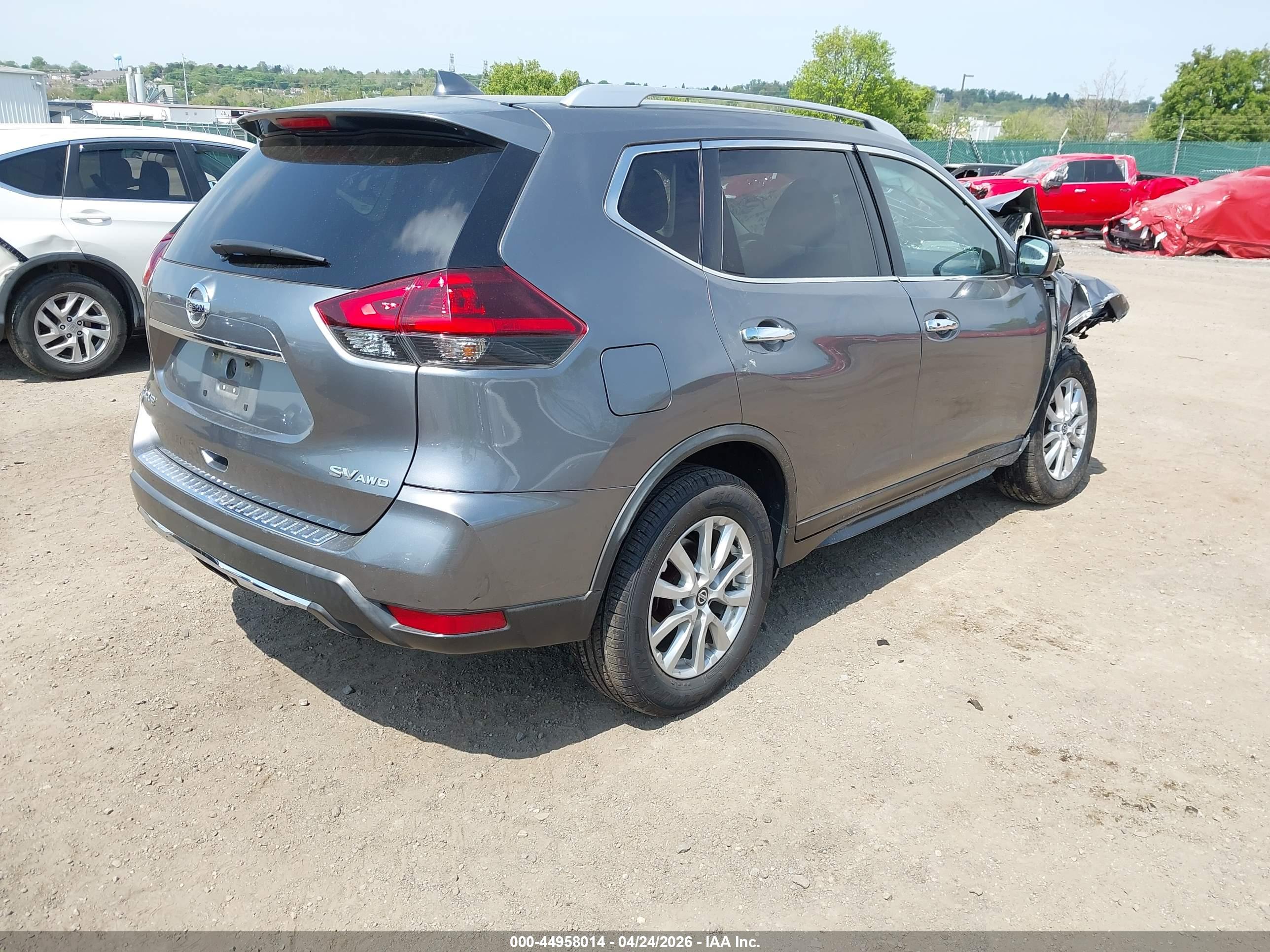 NISSAN ROGUE image 4