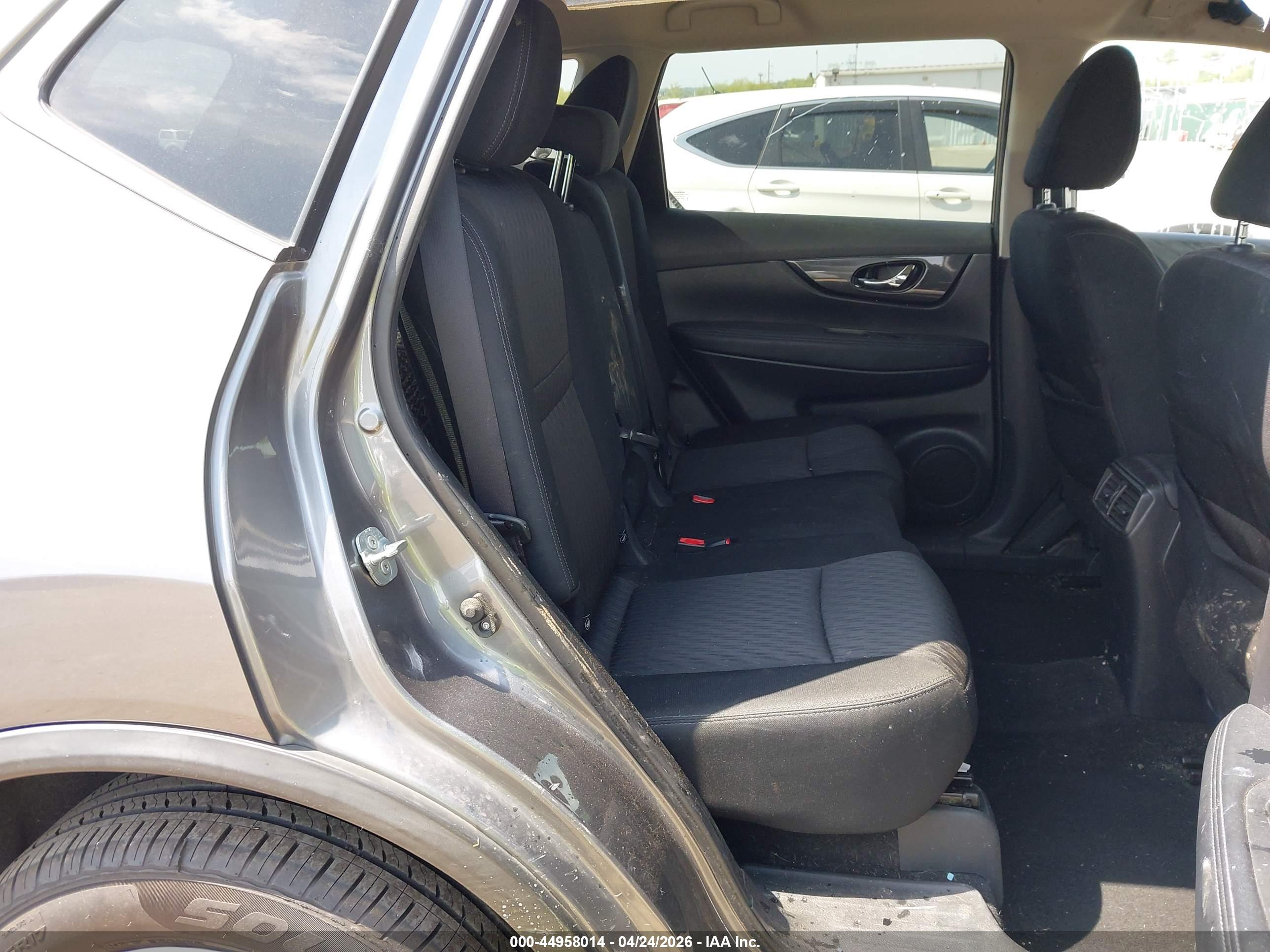 NISSAN ROGUE image 8