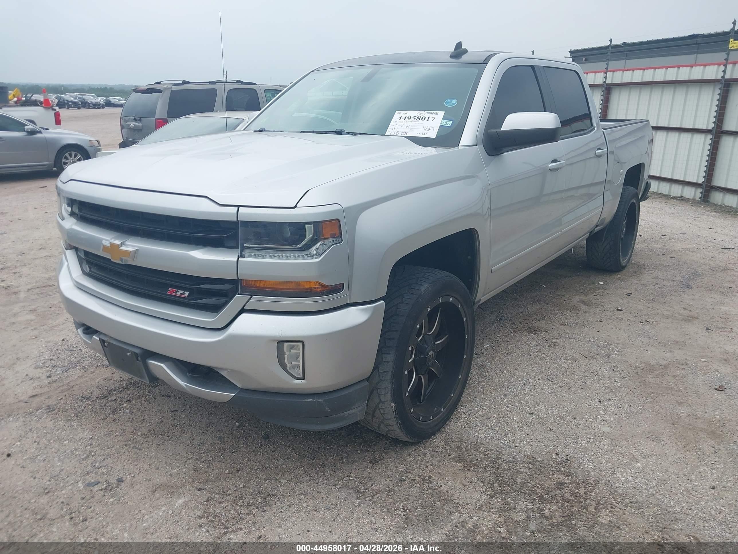 CHEVROLET SILVERADO image 2