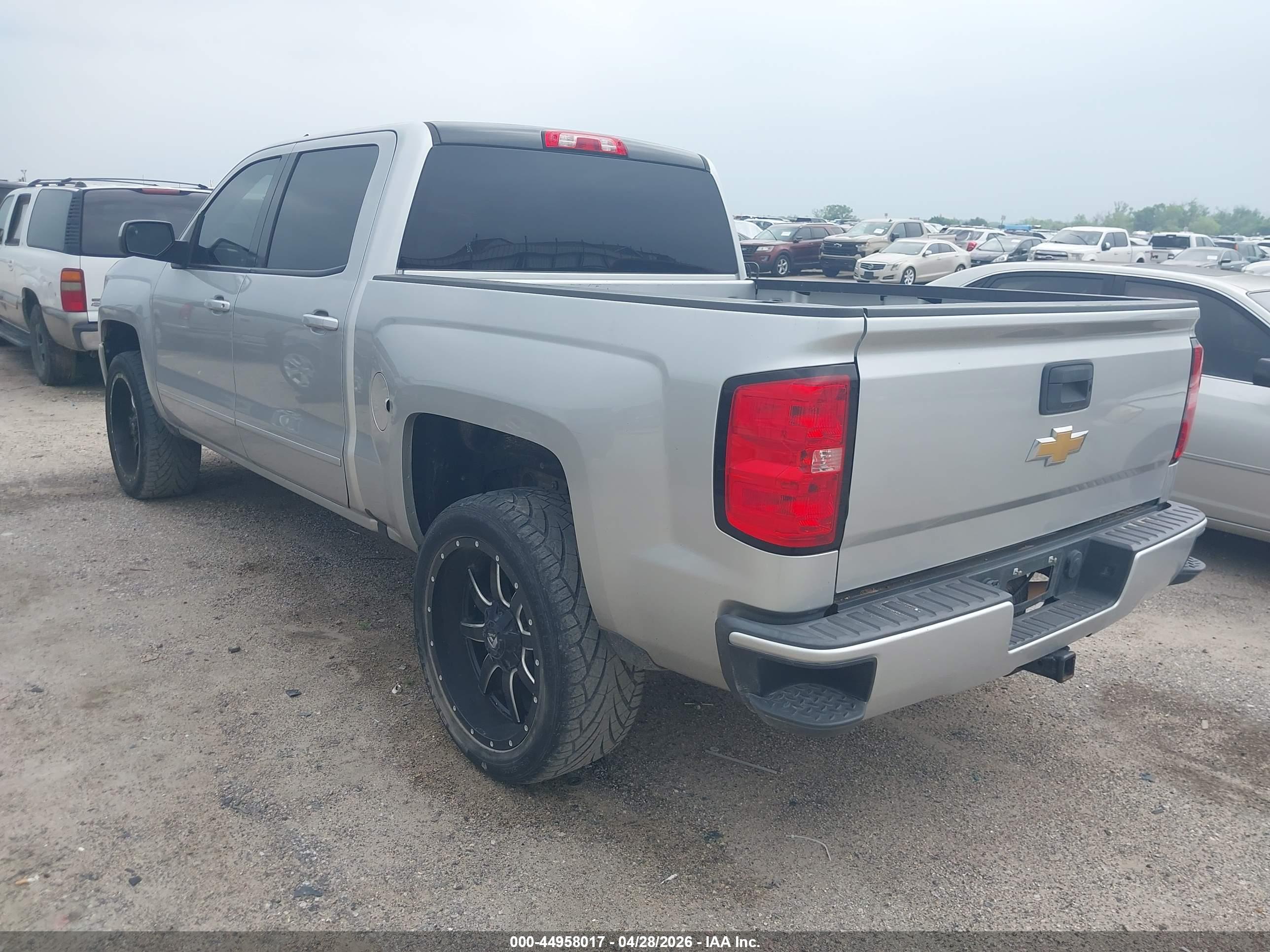 CHEVROLET SILVERADO image 3
