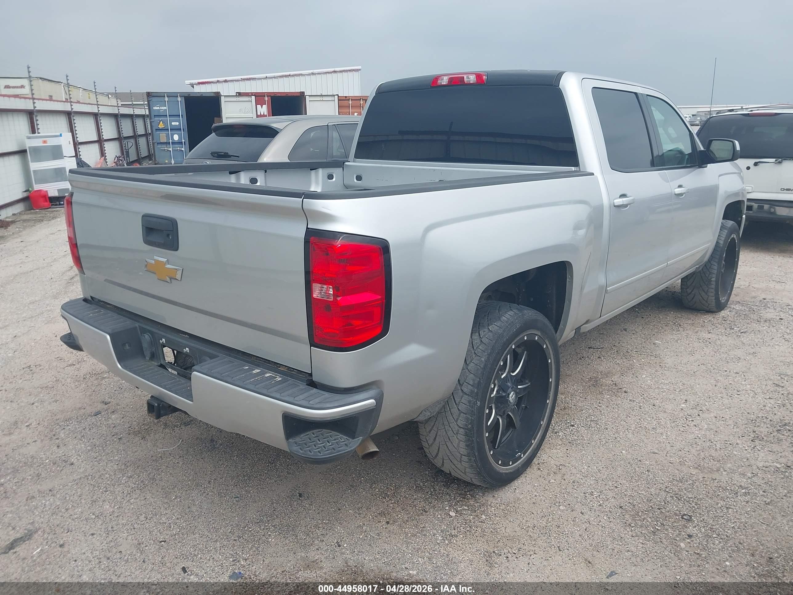 CHEVROLET SILVERADO image 4