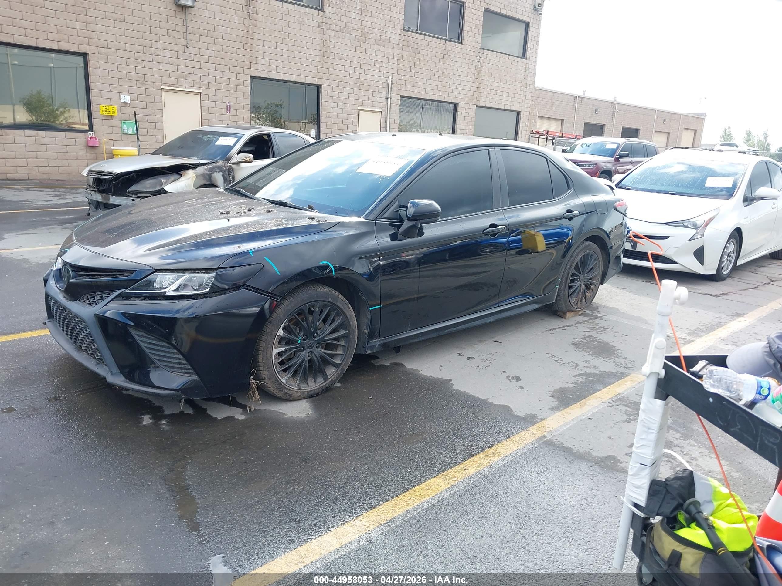 TOYOTA CAMRY image 2