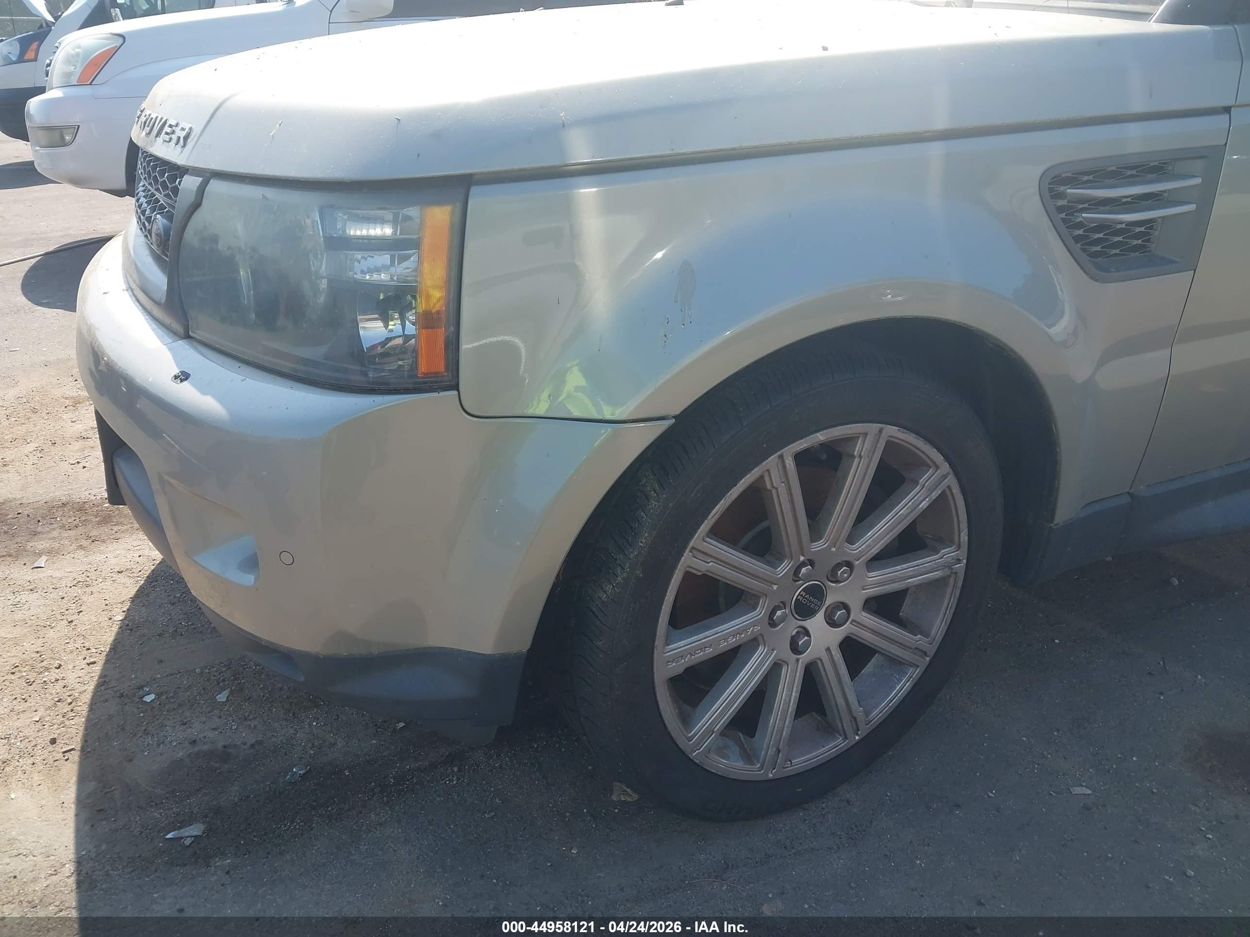 LAND ROVER image 6
