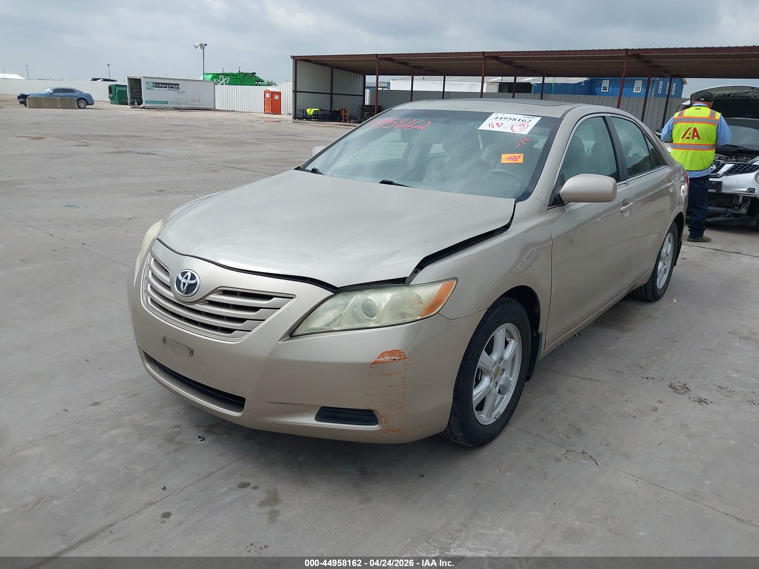 TOYOTA CAMRY image 6