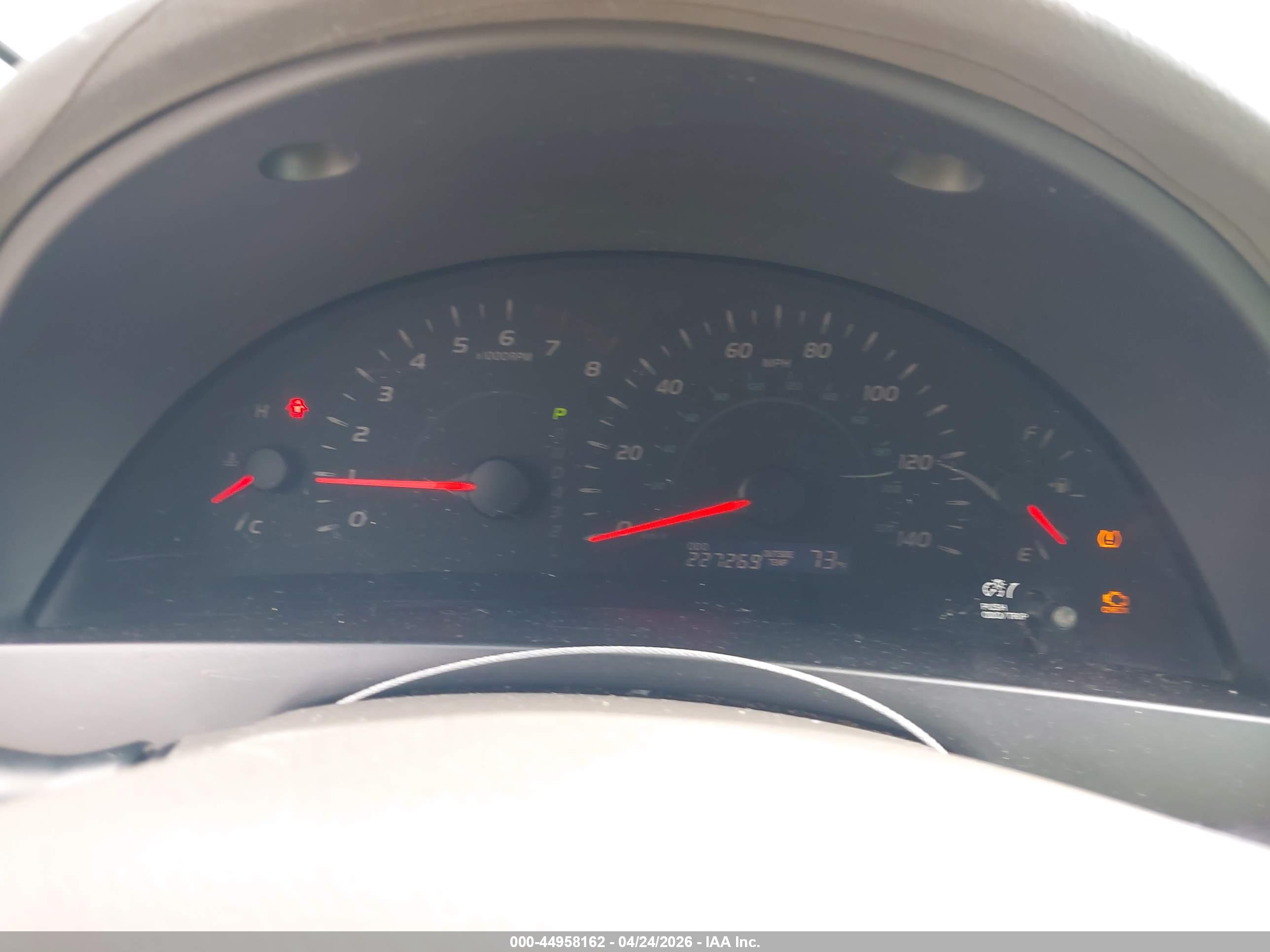 TOYOTA CAMRY image 7