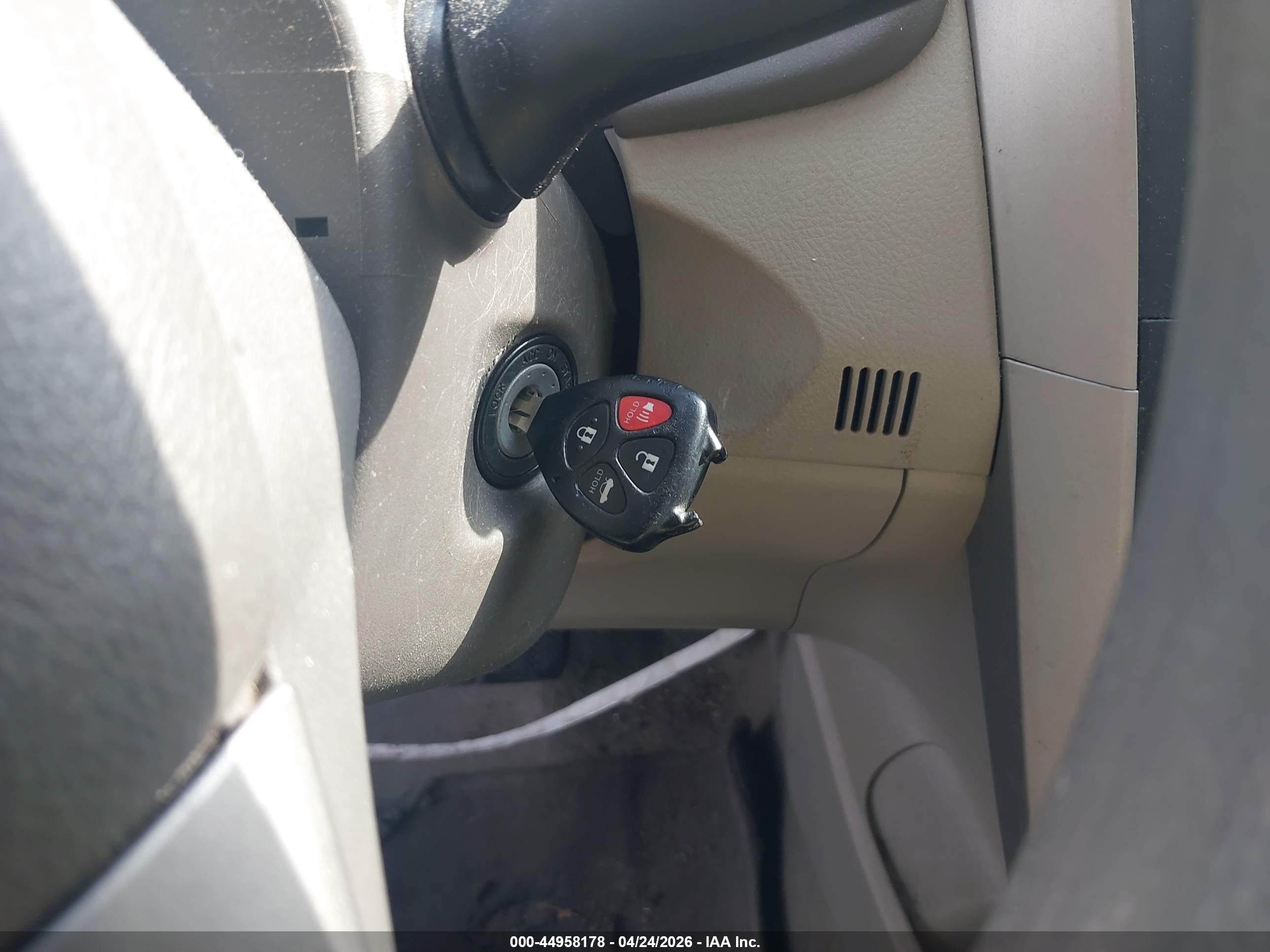 TOYOTA COROLLA image 11