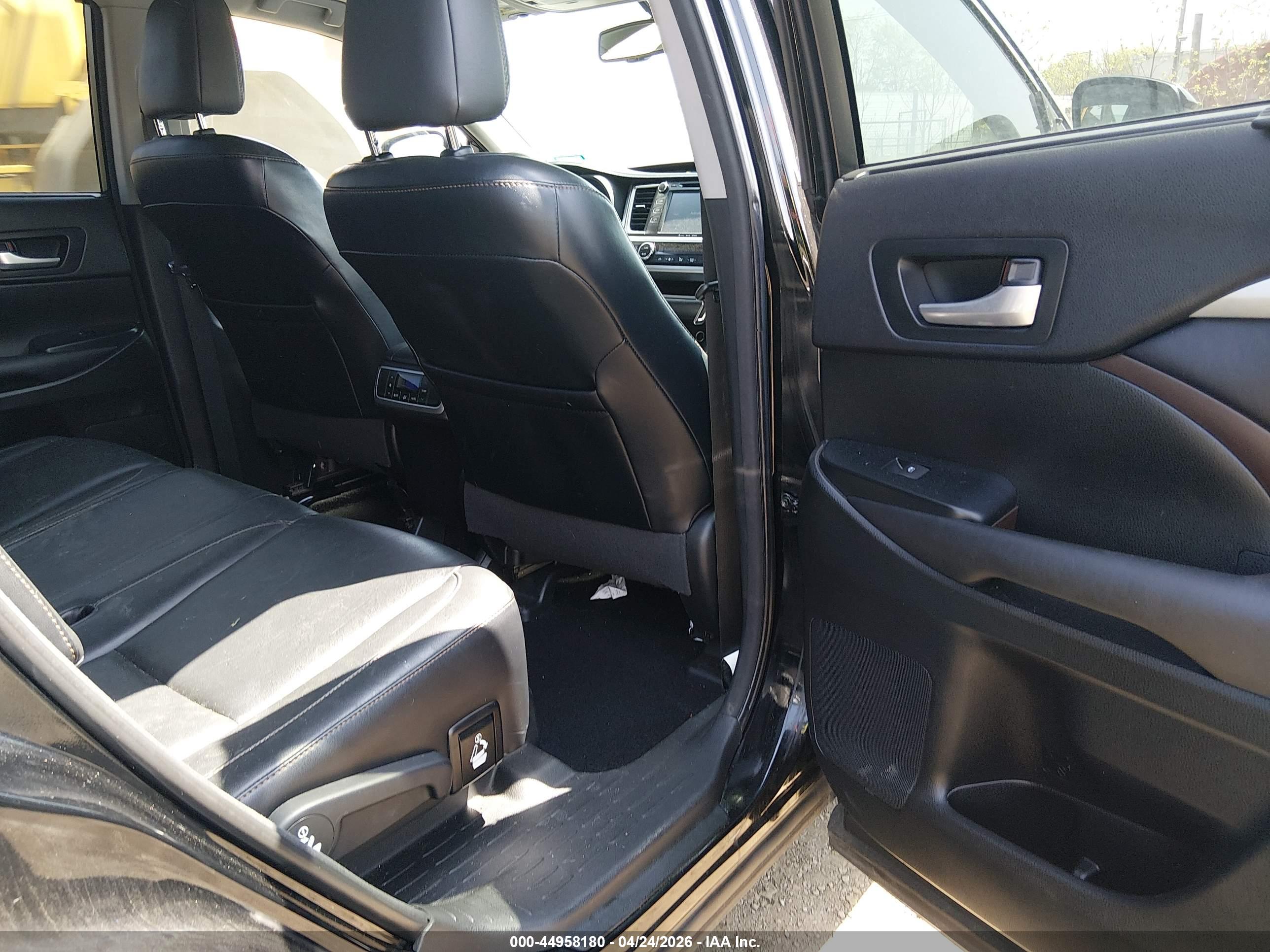 TOYOTA HIGHLANDER image 8