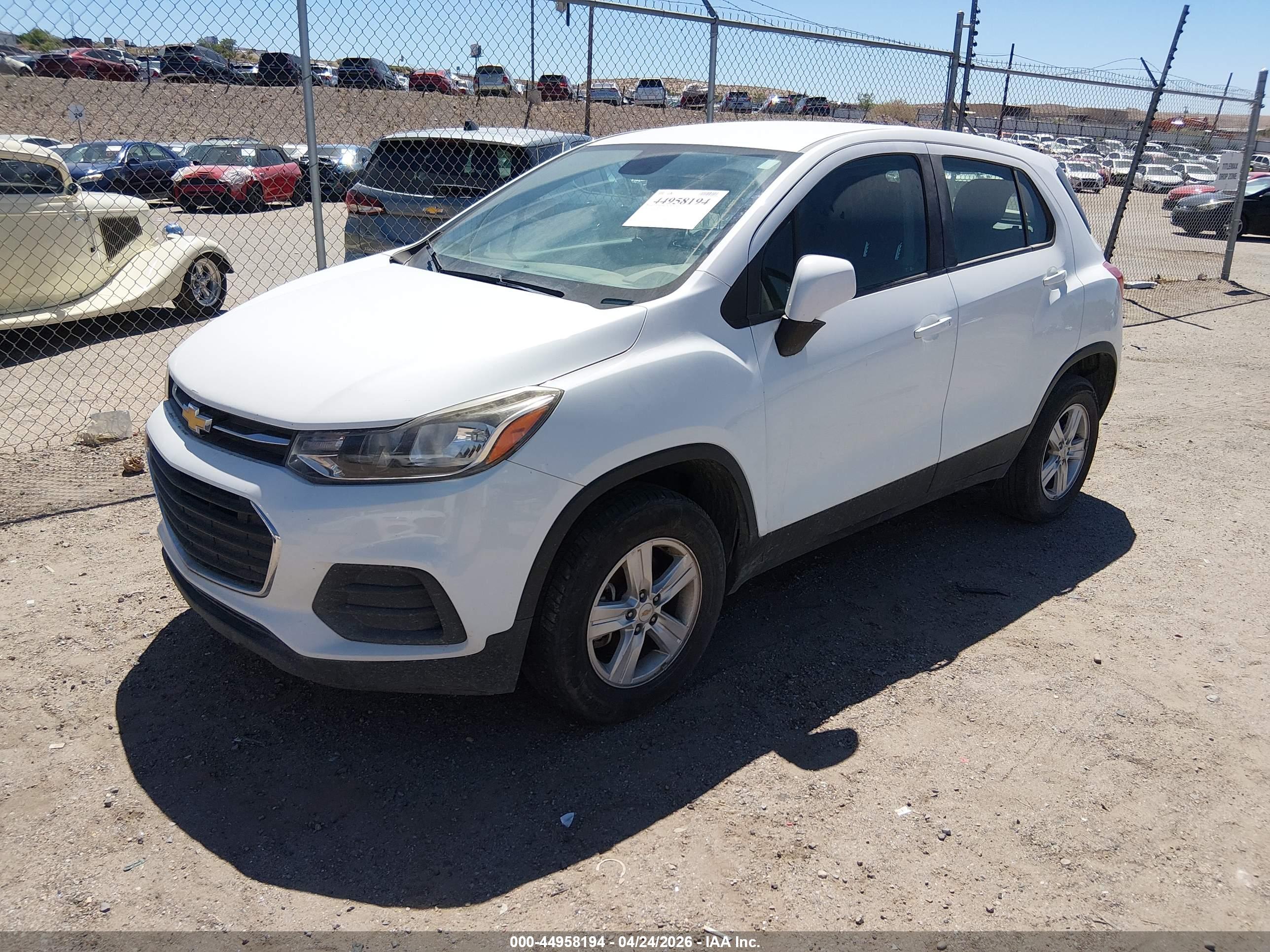 CHEVROLET TRAX image 2