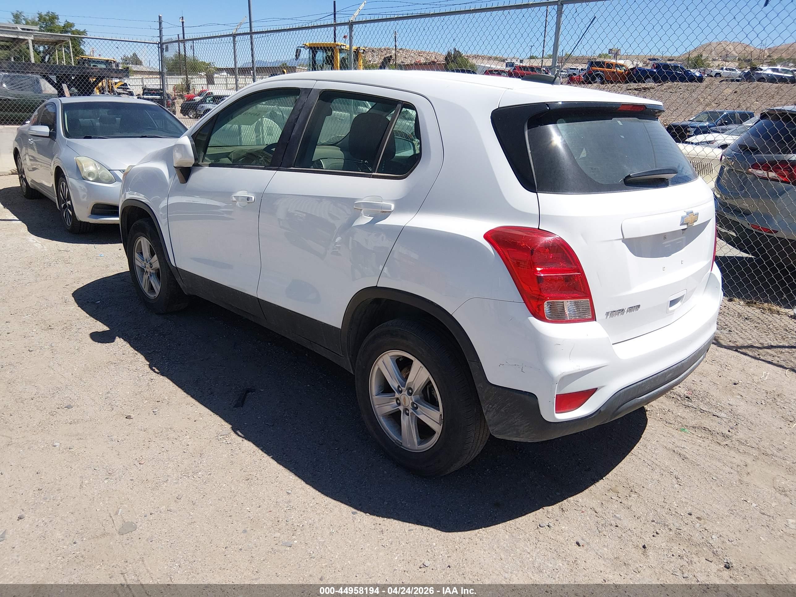 CHEVROLET TRAX image 3