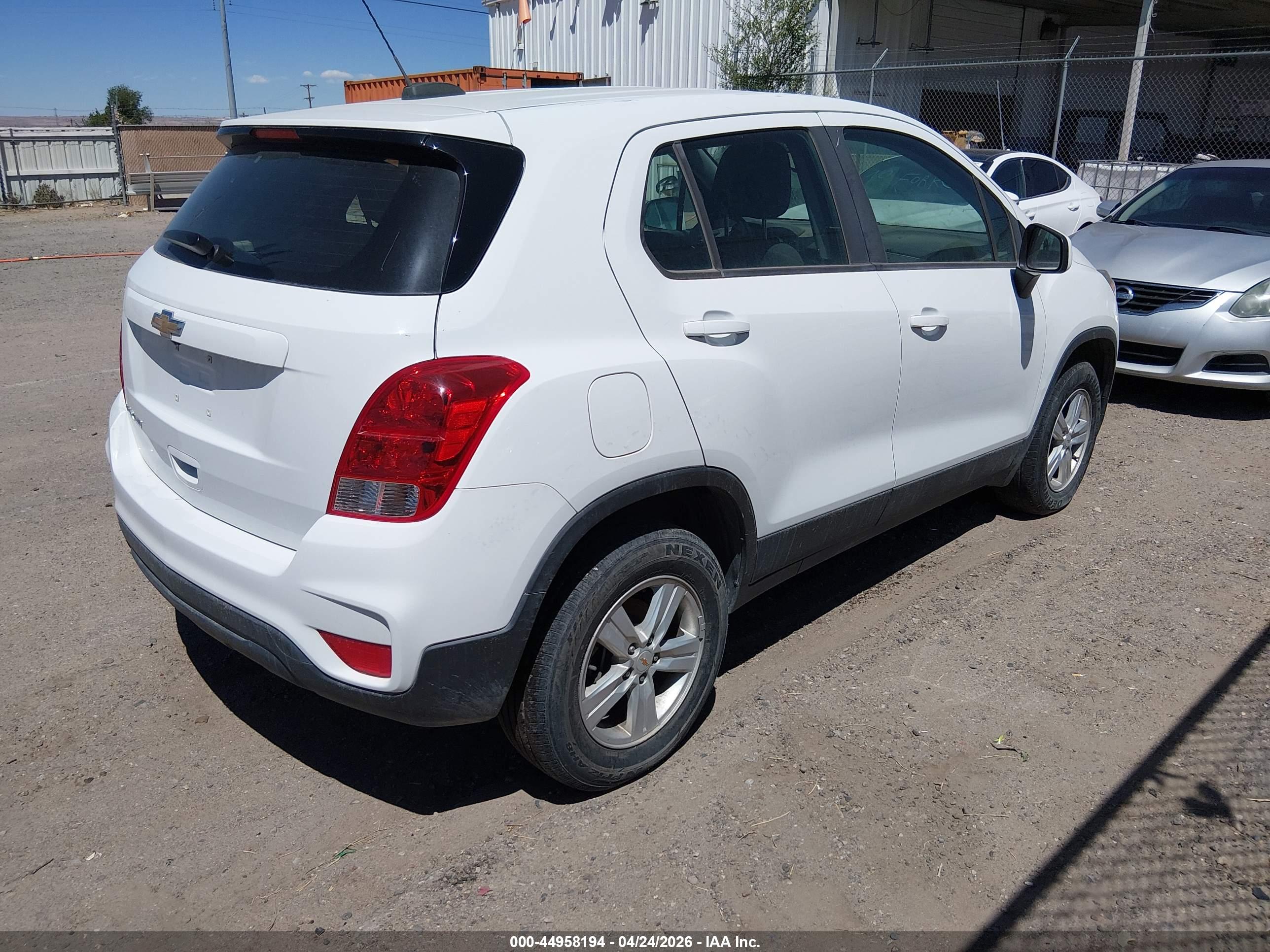 CHEVROLET TRAX image 4