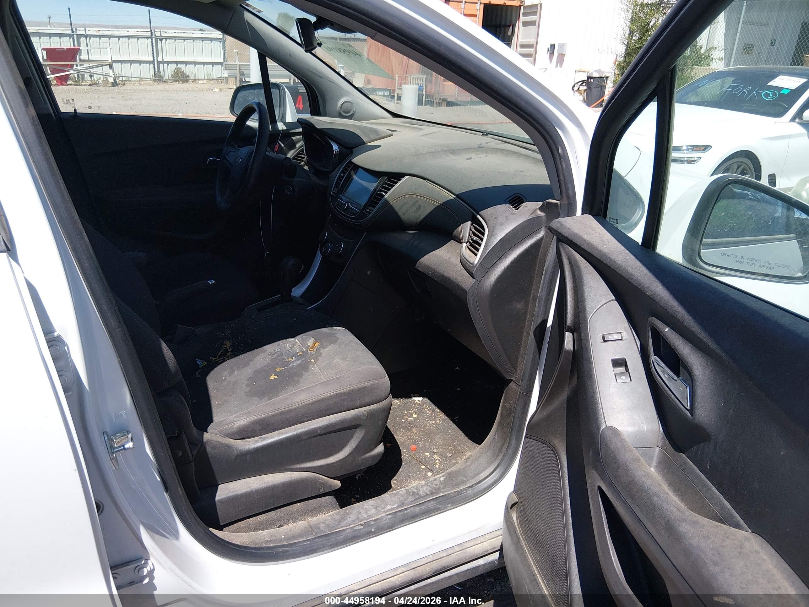 CHEVROLET TRAX image 5