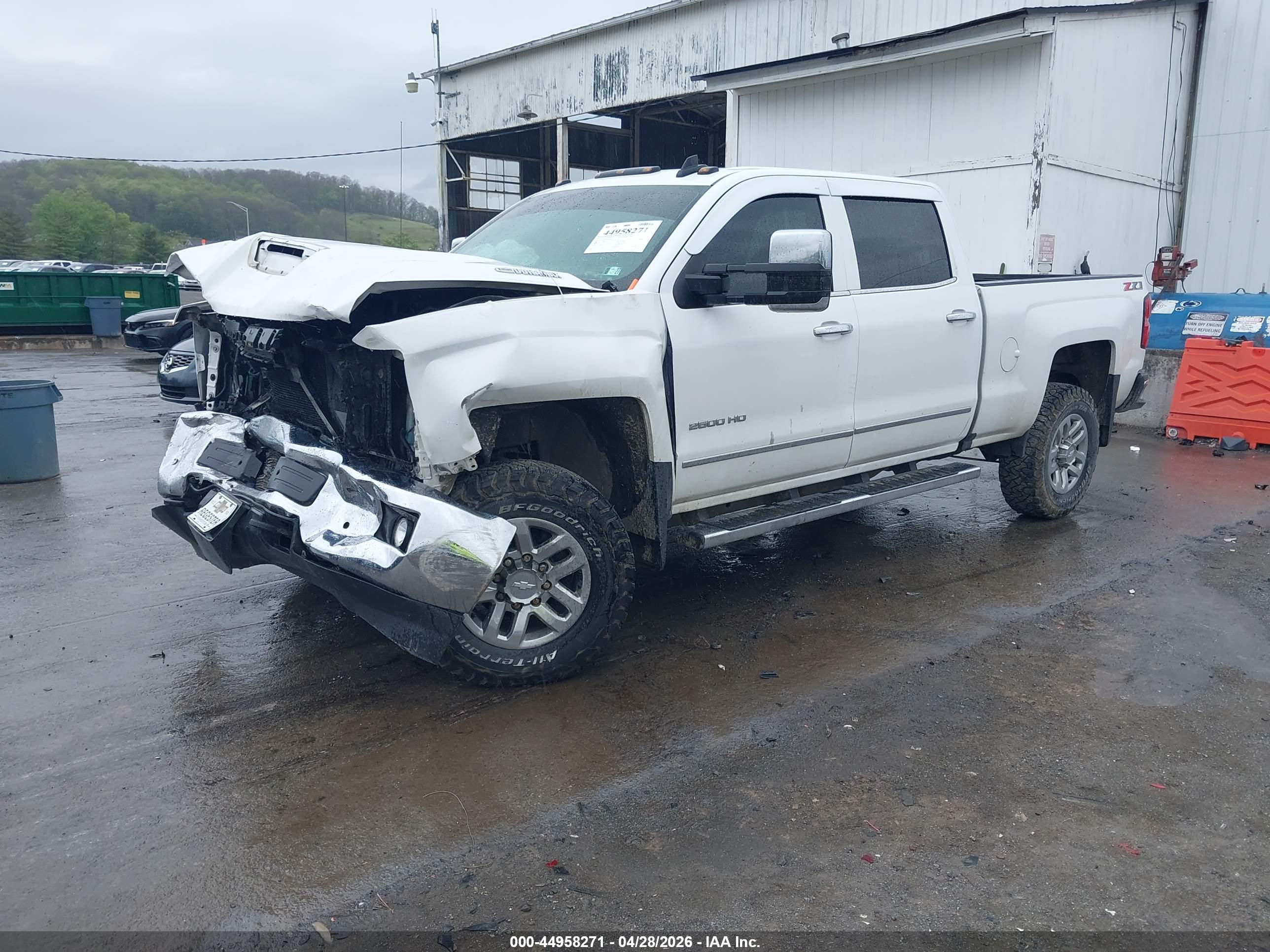 CHEVROLET SILVERADO image 2