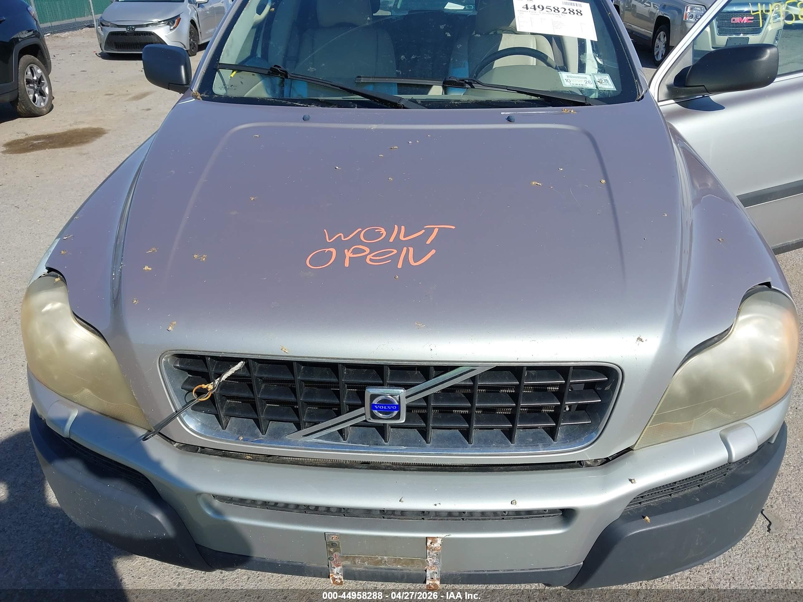 VOLVO XC90 image 10