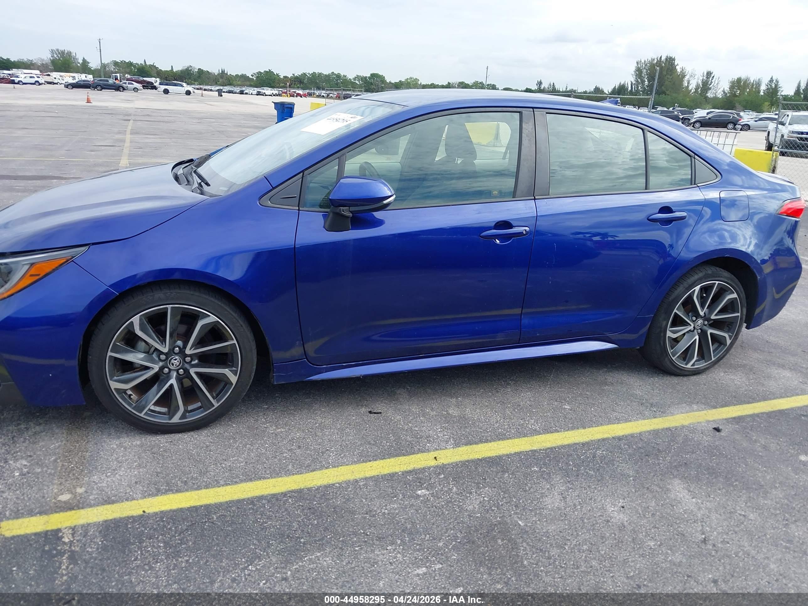 TOYOTA COROLLA image 6