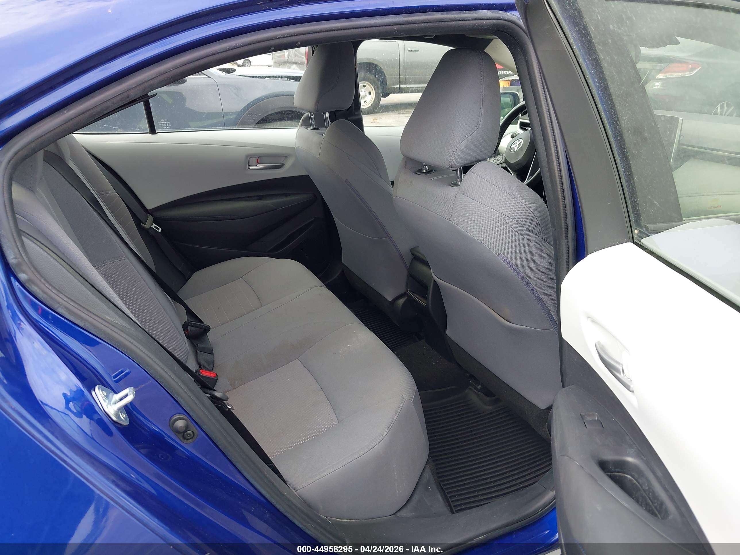 TOYOTA COROLLA image 8
