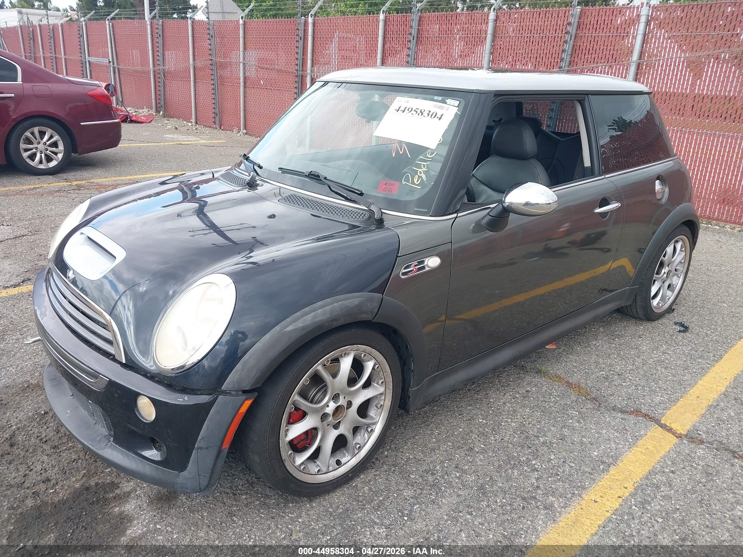 MINI COOPER image 2