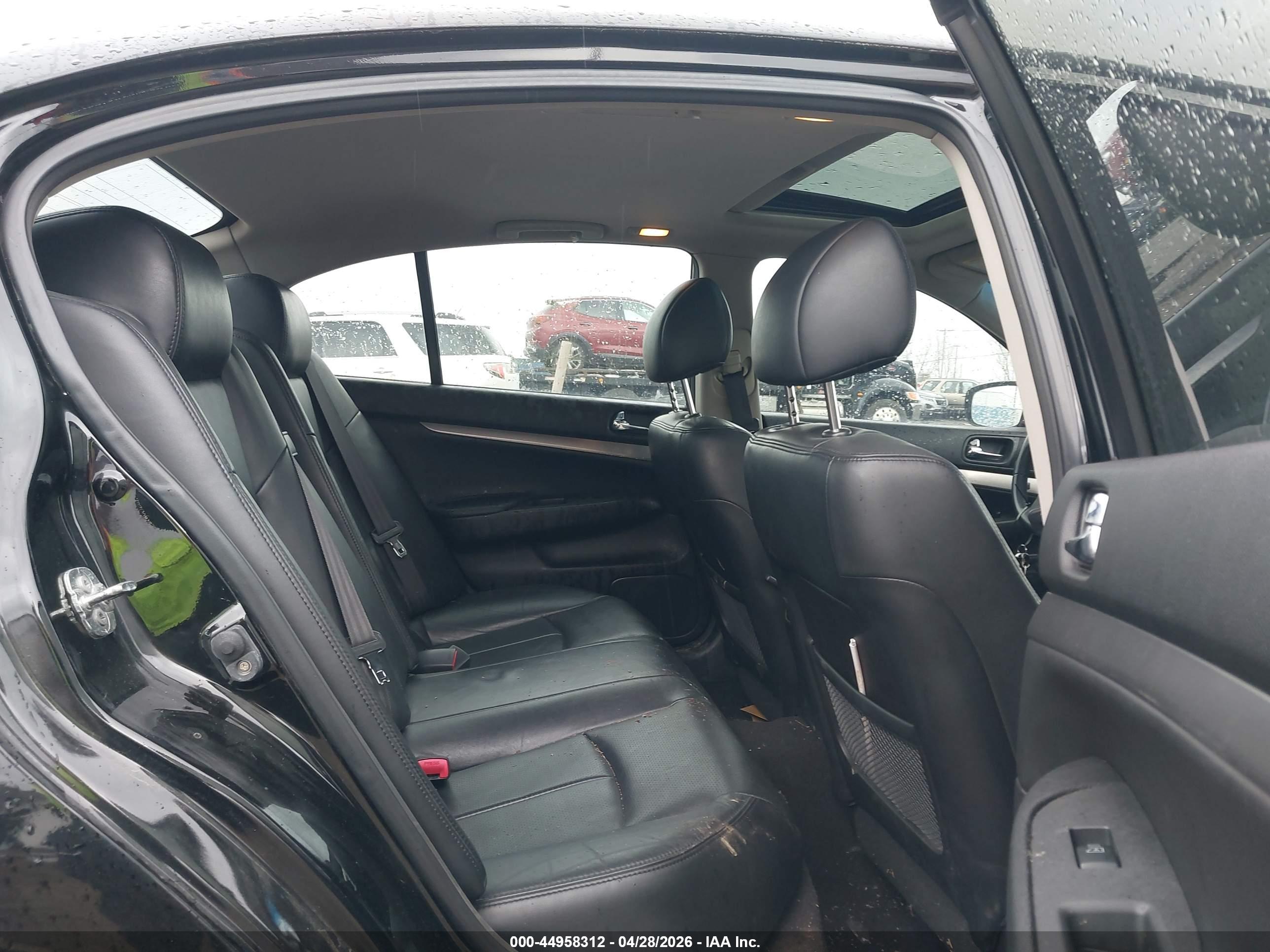 INFINITI G37X image 8