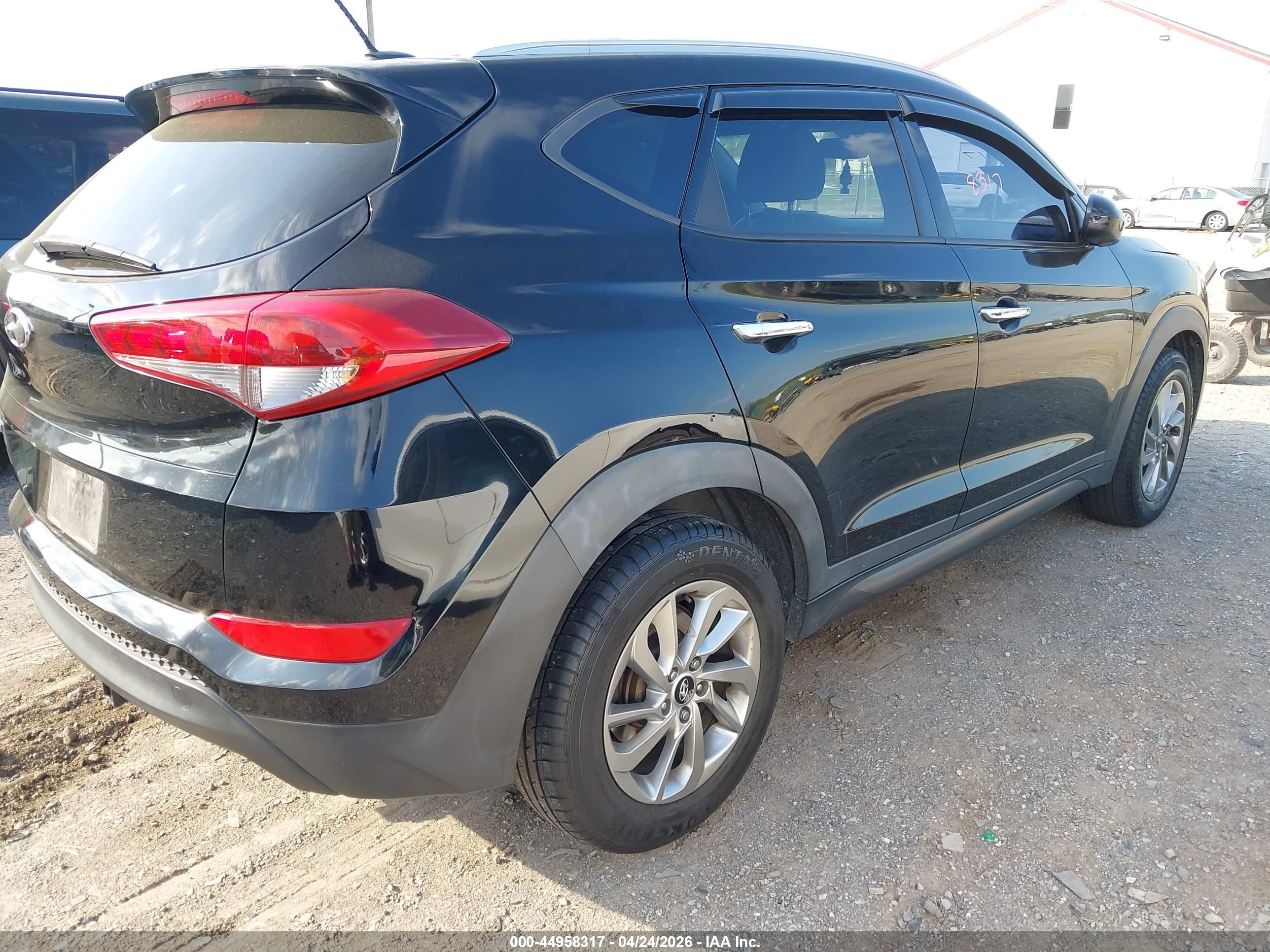 HYUNDAI TUCSON image 4